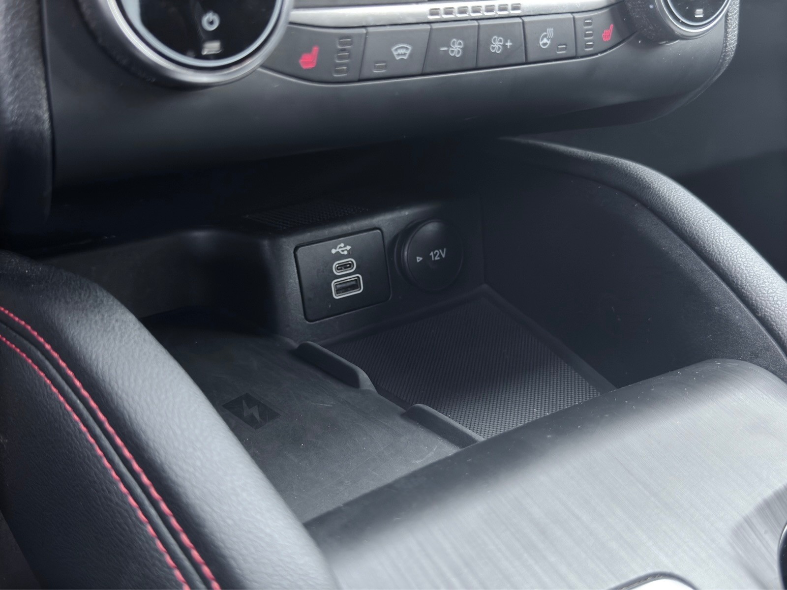FORD Kuga 2.5 FHEV ST-Line X 4WD-image-18