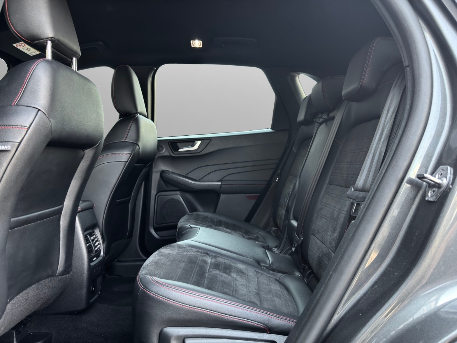 FORD Kuga 2.5 FHEV ST-Line X 4WD-image-10