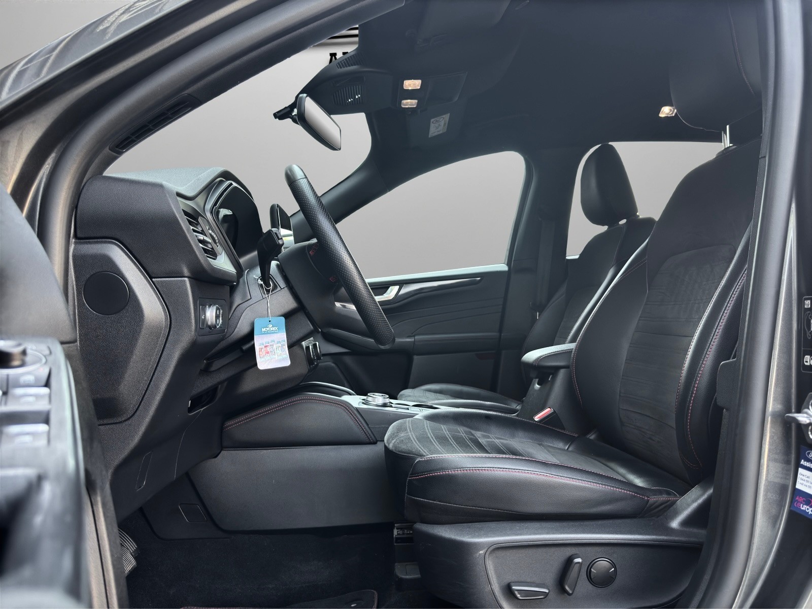 FORD Kuga 2.5 FHEV ST-Line X 4WD-image-7