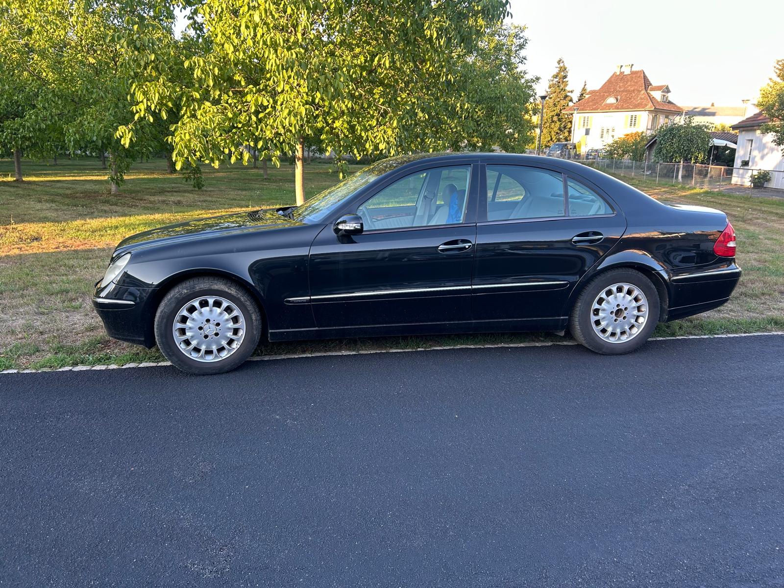 MERCEDES-BENZ E 240 Elégance-image-0