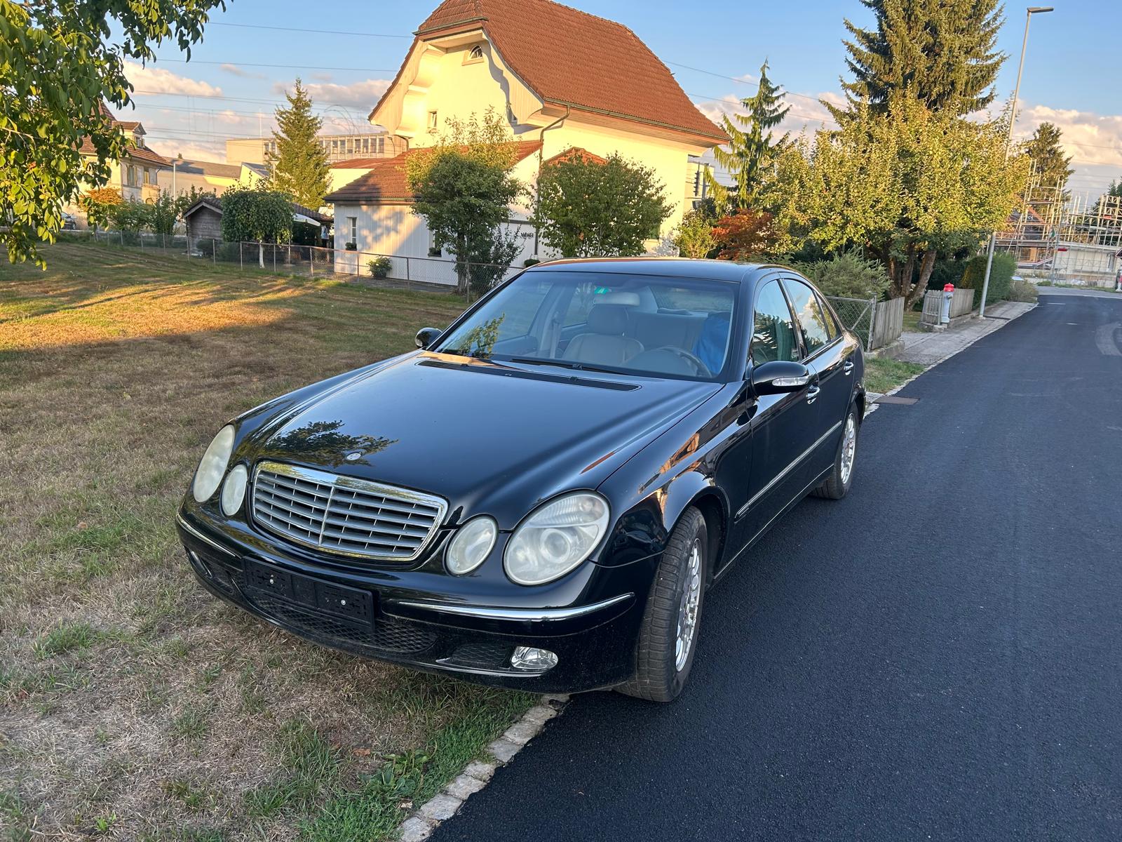 MERCEDES-BENZ E 240 Elégance-image-6