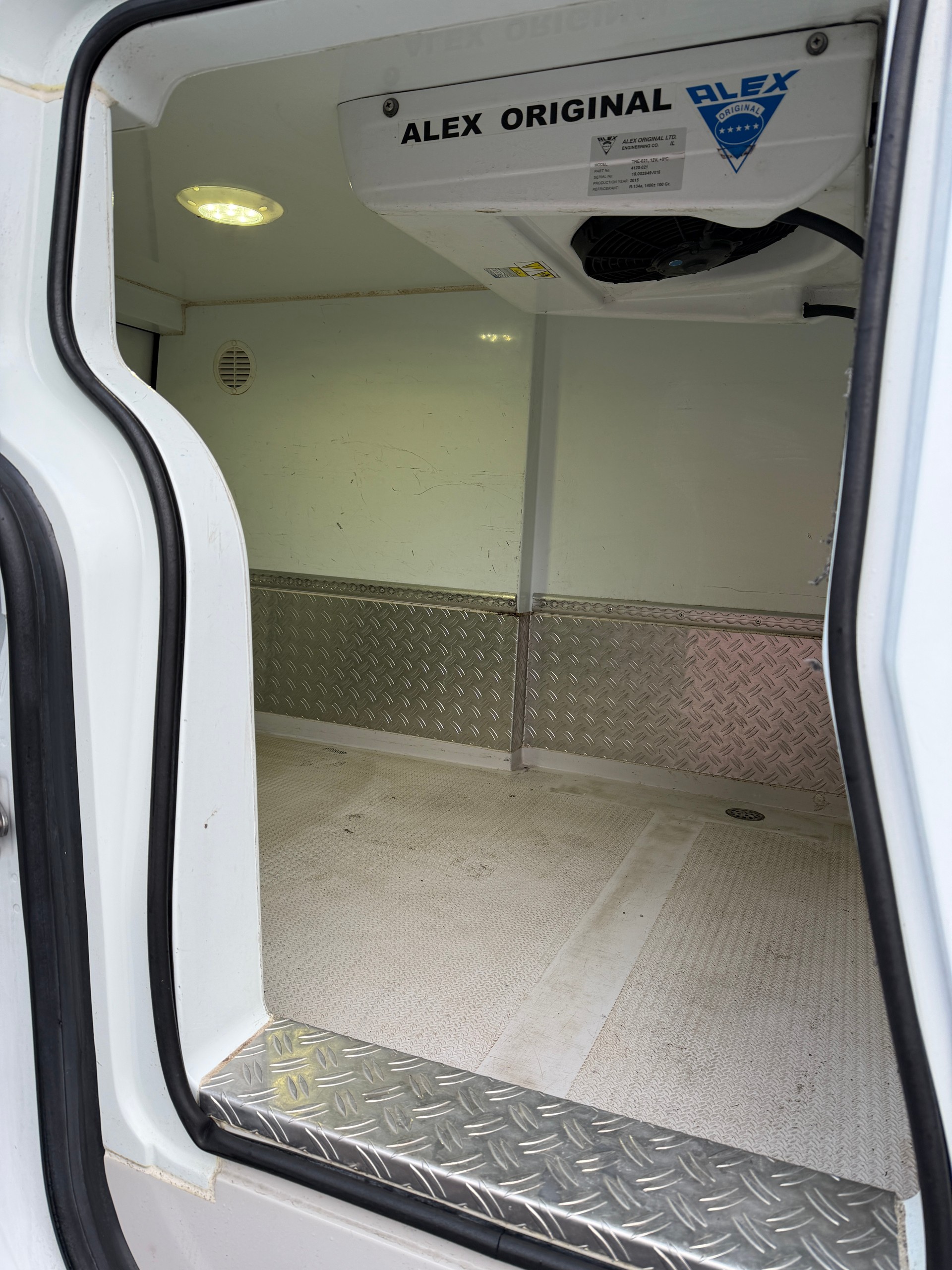 FORD Transit Connect Kühlkasten 1.5 TDCi Automat-image-9