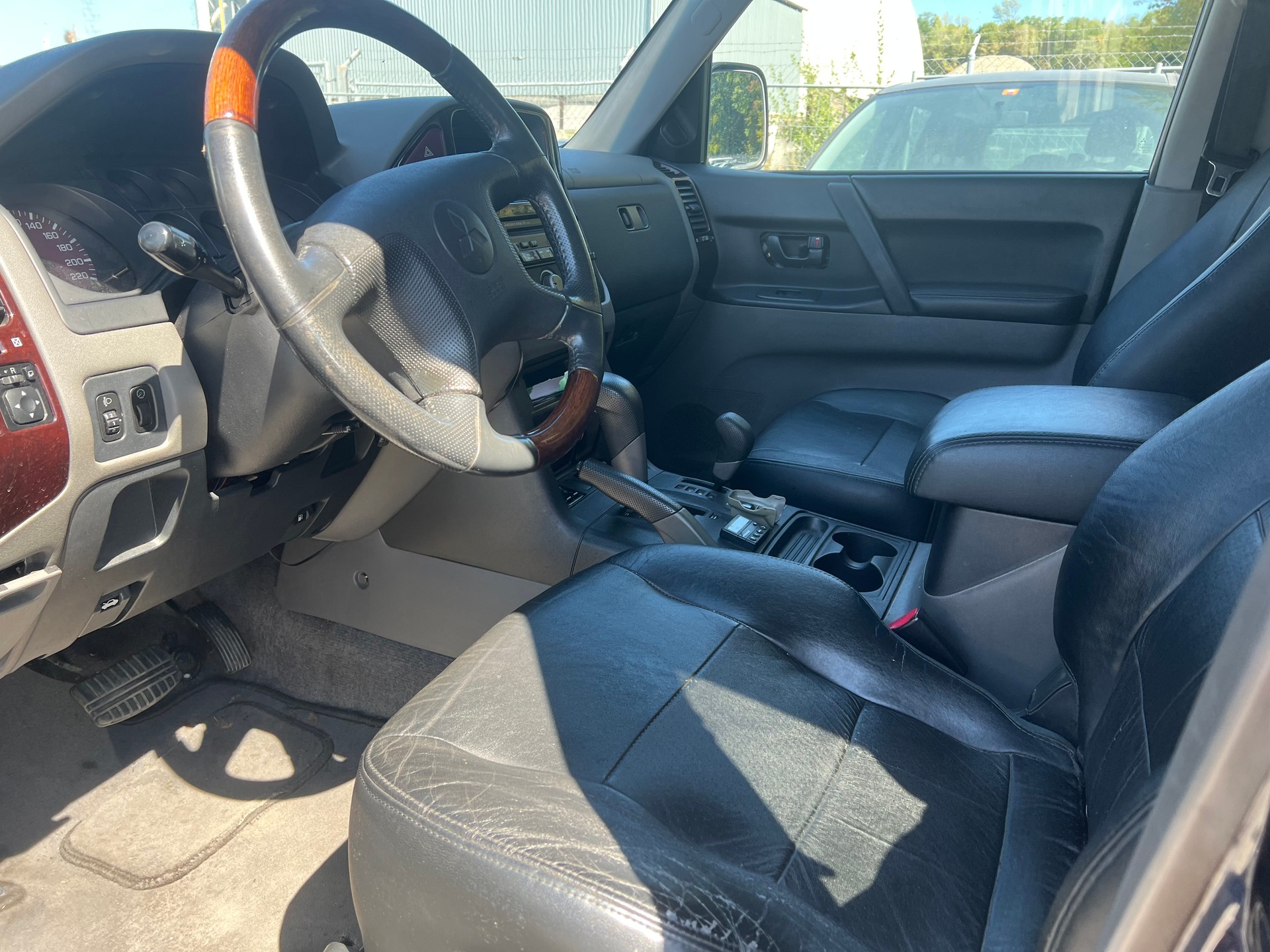 MITSUBISHI Pajero 3.5 Premium (Edition)-image-6