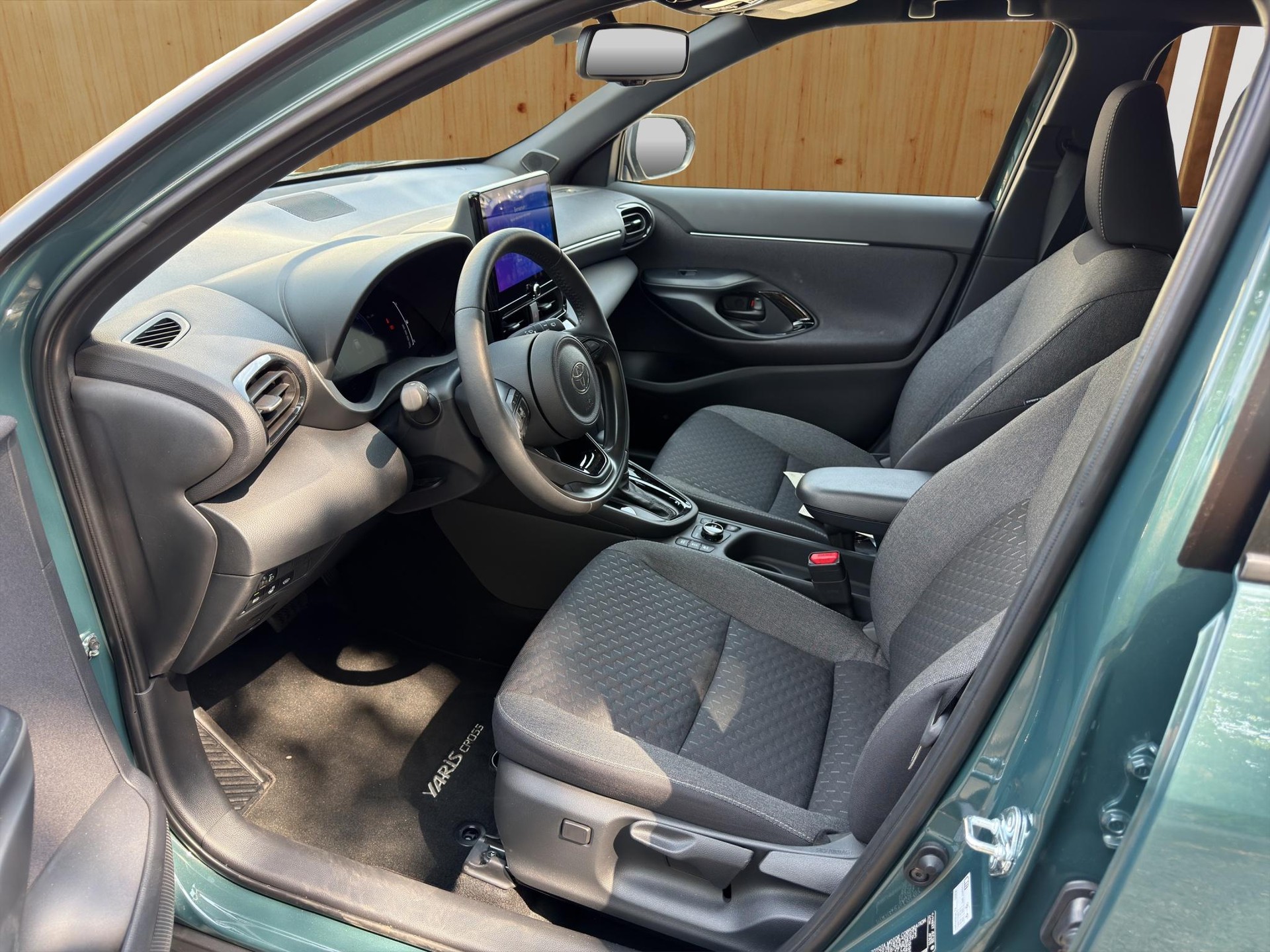 TOYOTA Yaris Cross 1.5 VVT-i HSD Trend AWD-i-image-9