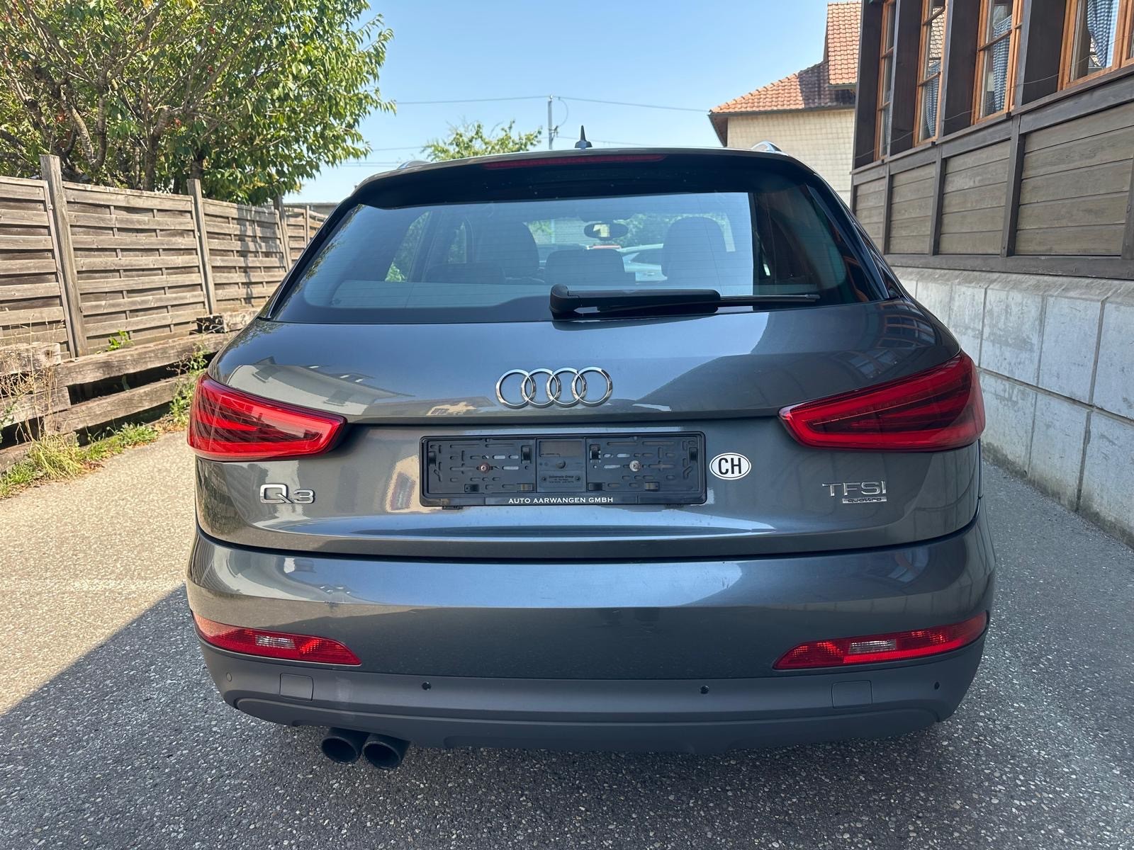 AUDI Q3 2.0 TFSI quattro S-tronic-image-5