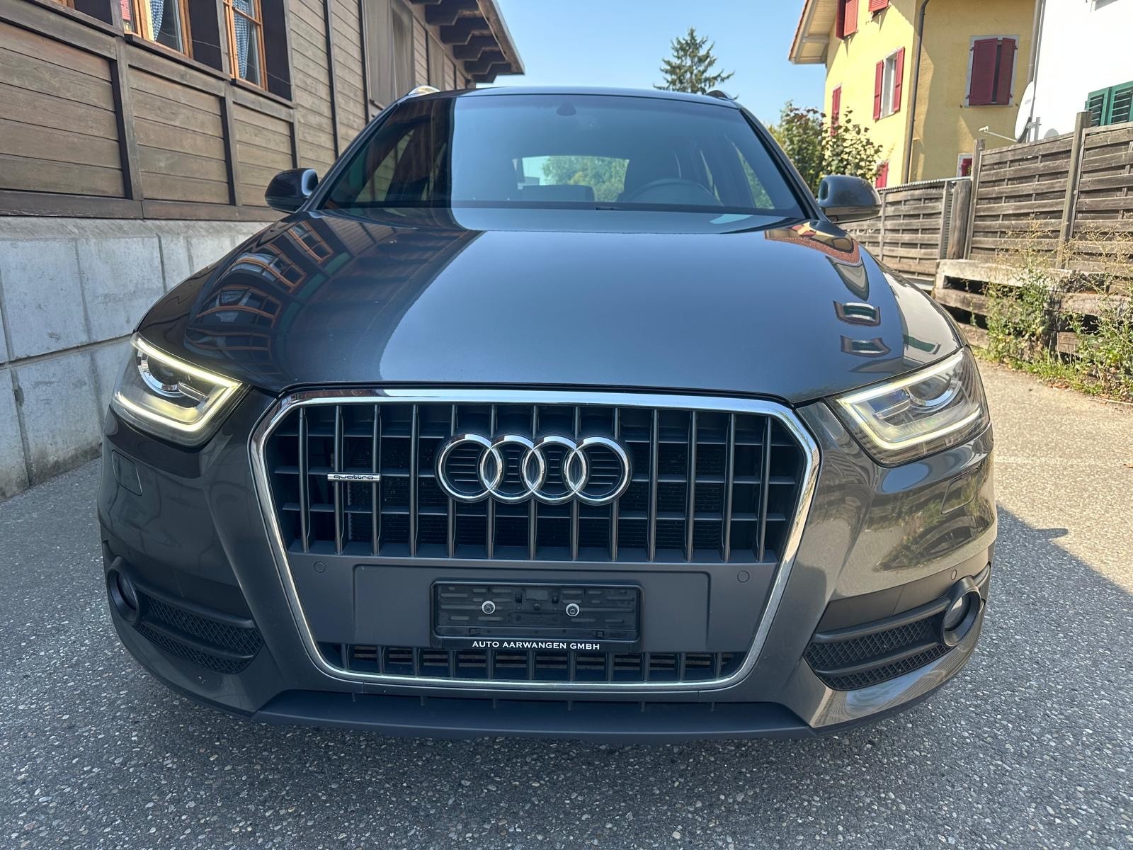 AUDI Q3 2.0 TFSI quattro S-tronic-image-4