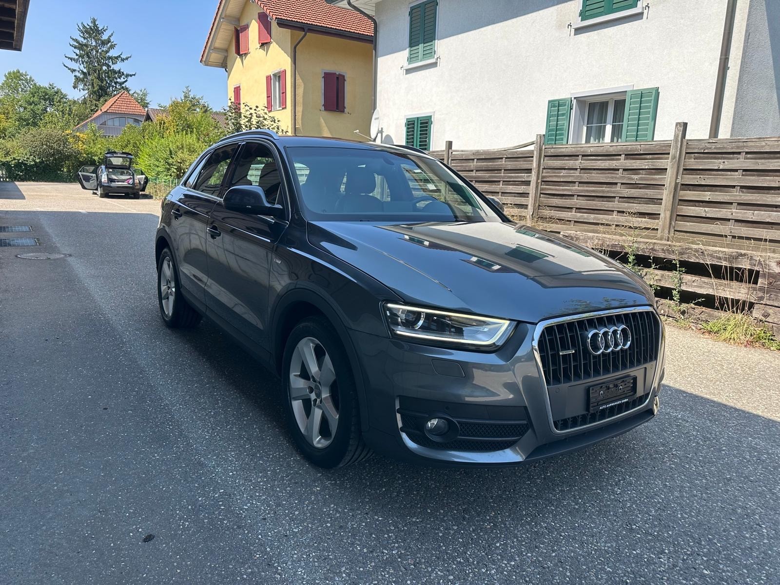 AUDI Q3 2.0 TFSI quattro S-tronic-image-0