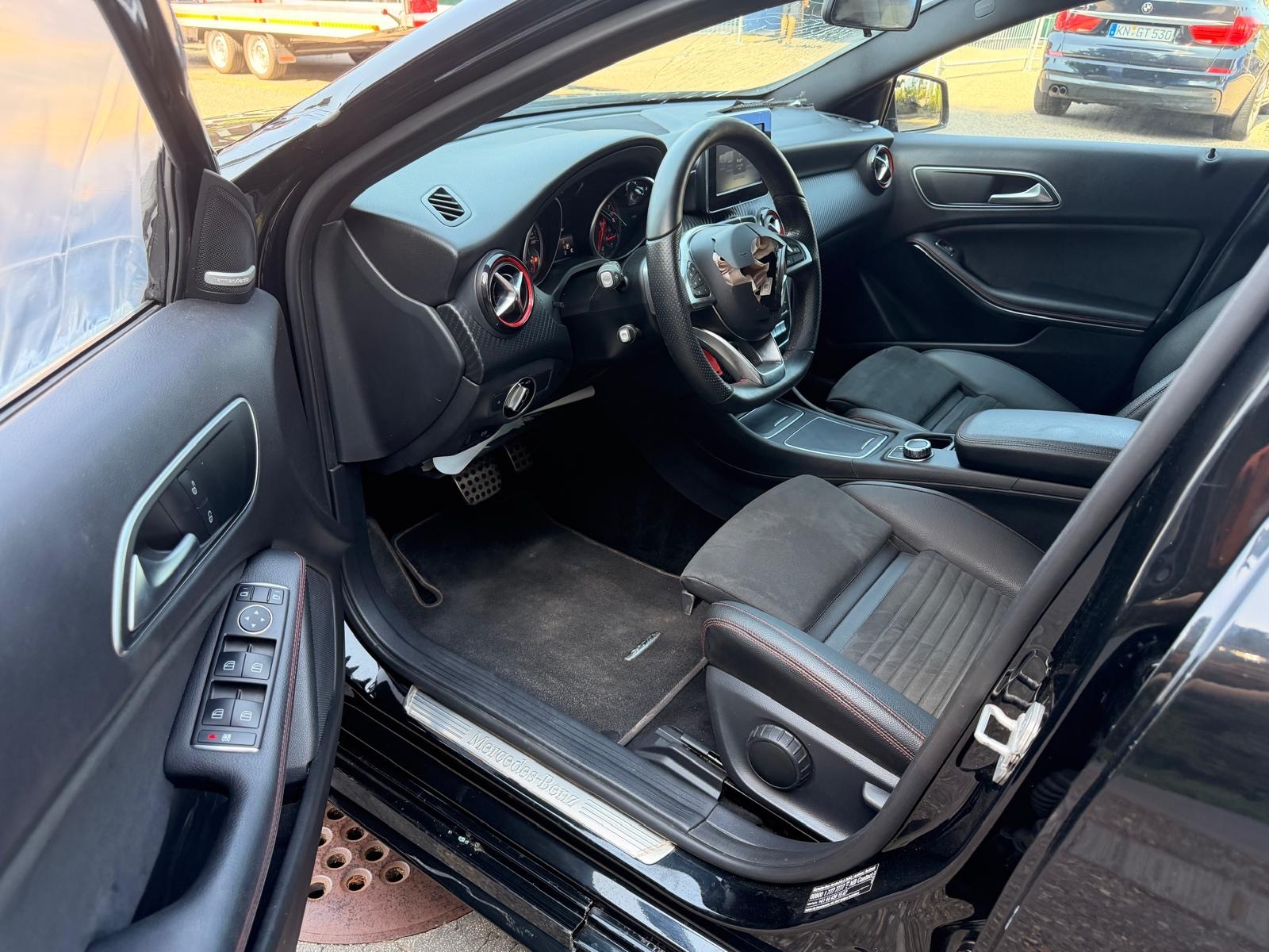MERCEDES-BENZ A 250 Sport 4Matic 7G-DCT-image-9