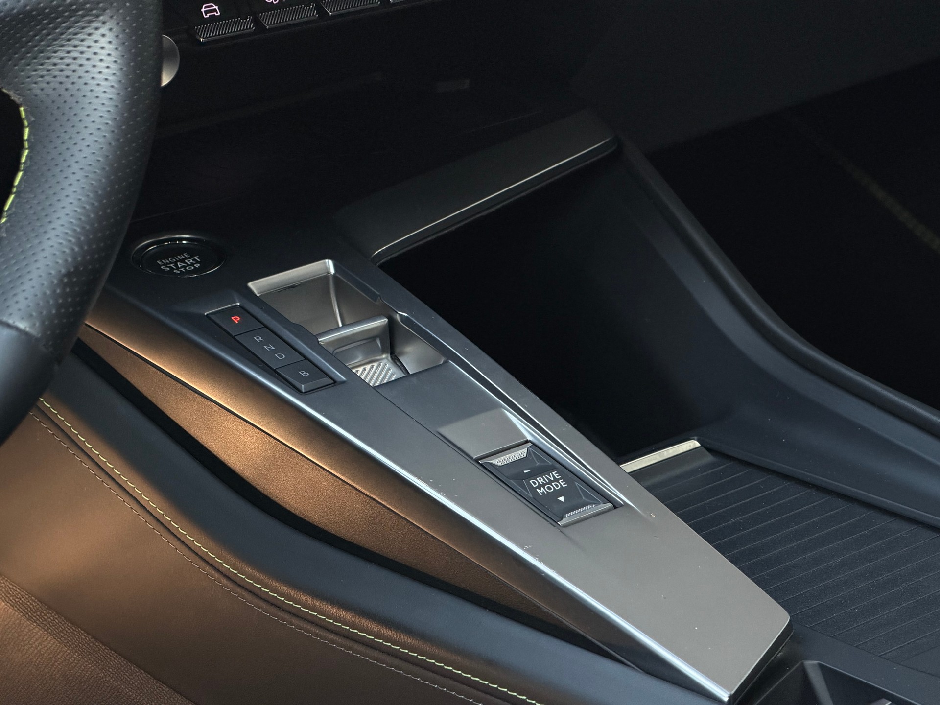 PEUGEOT 308 1.6 PHEV 180 GT-image-9