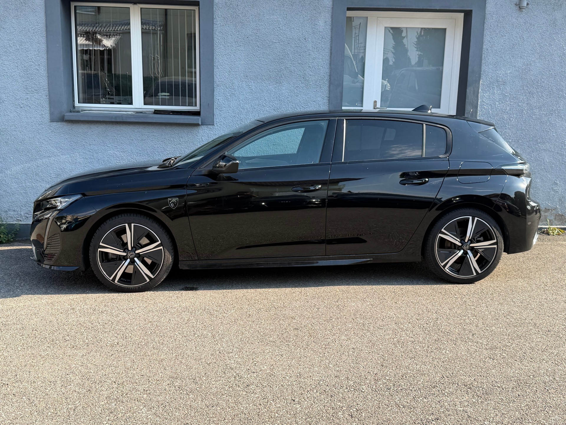 PEUGEOT 308 1.6 PHEV 180 GT-image-2