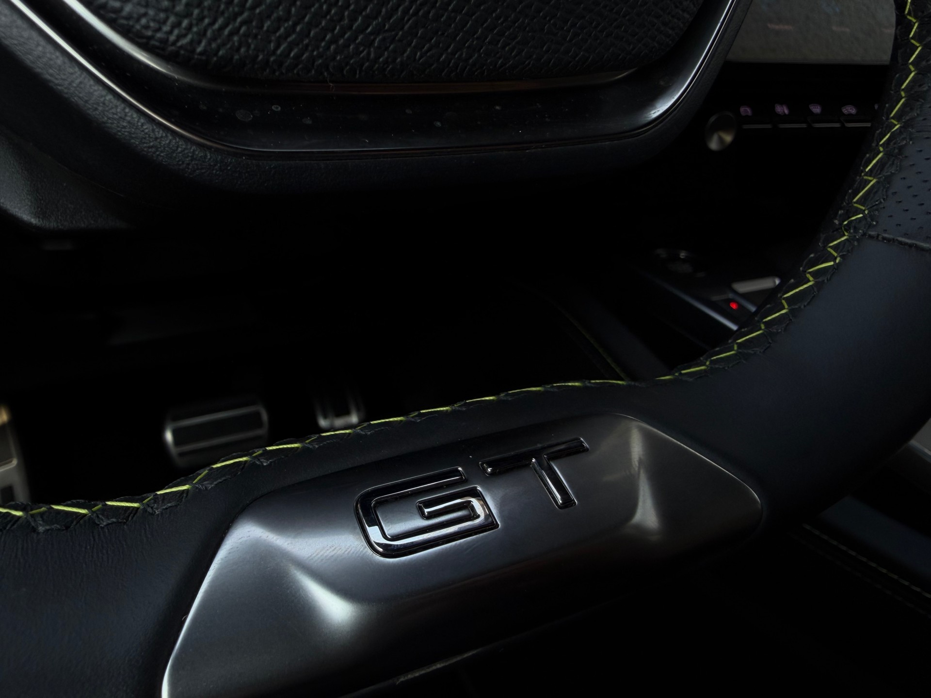 PEUGEOT 308 1.6 PHEV 180 GT-image-13