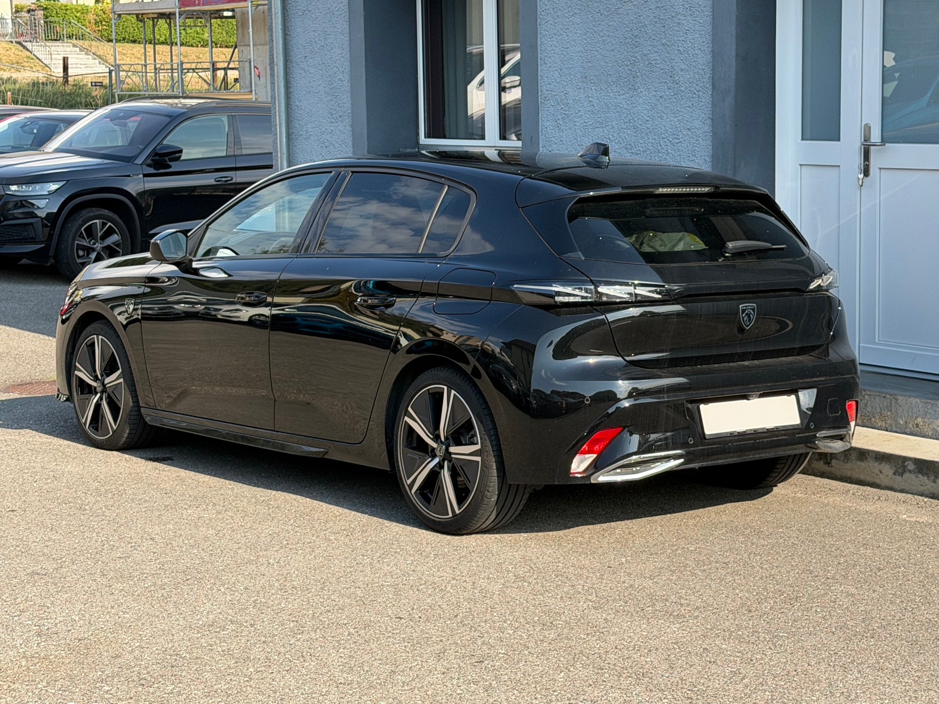 PEUGEOT 308 1.6 PHEV 180 GT-image-3