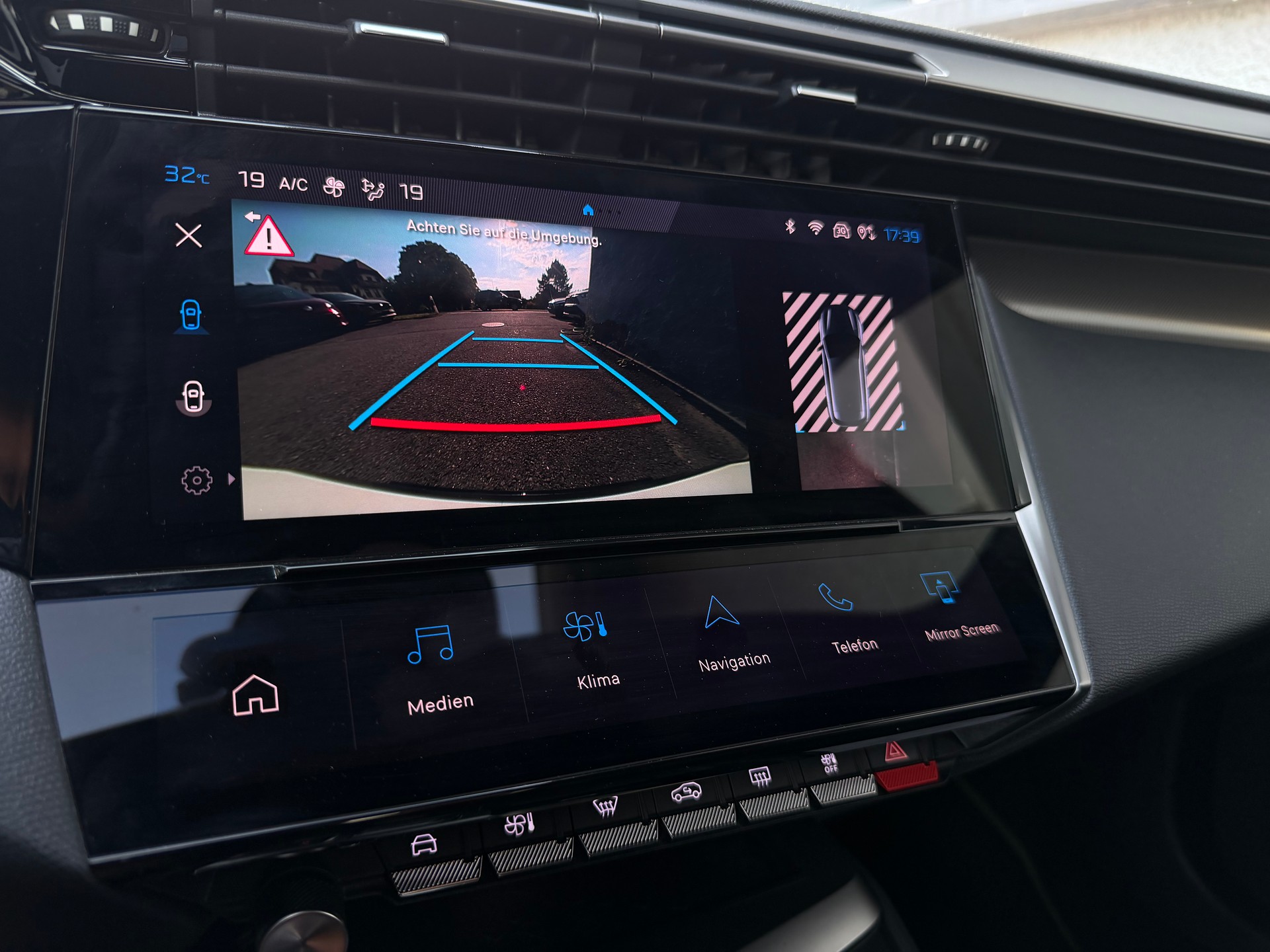 PEUGEOT 308 1.6 PHEV 180 GT-image-7