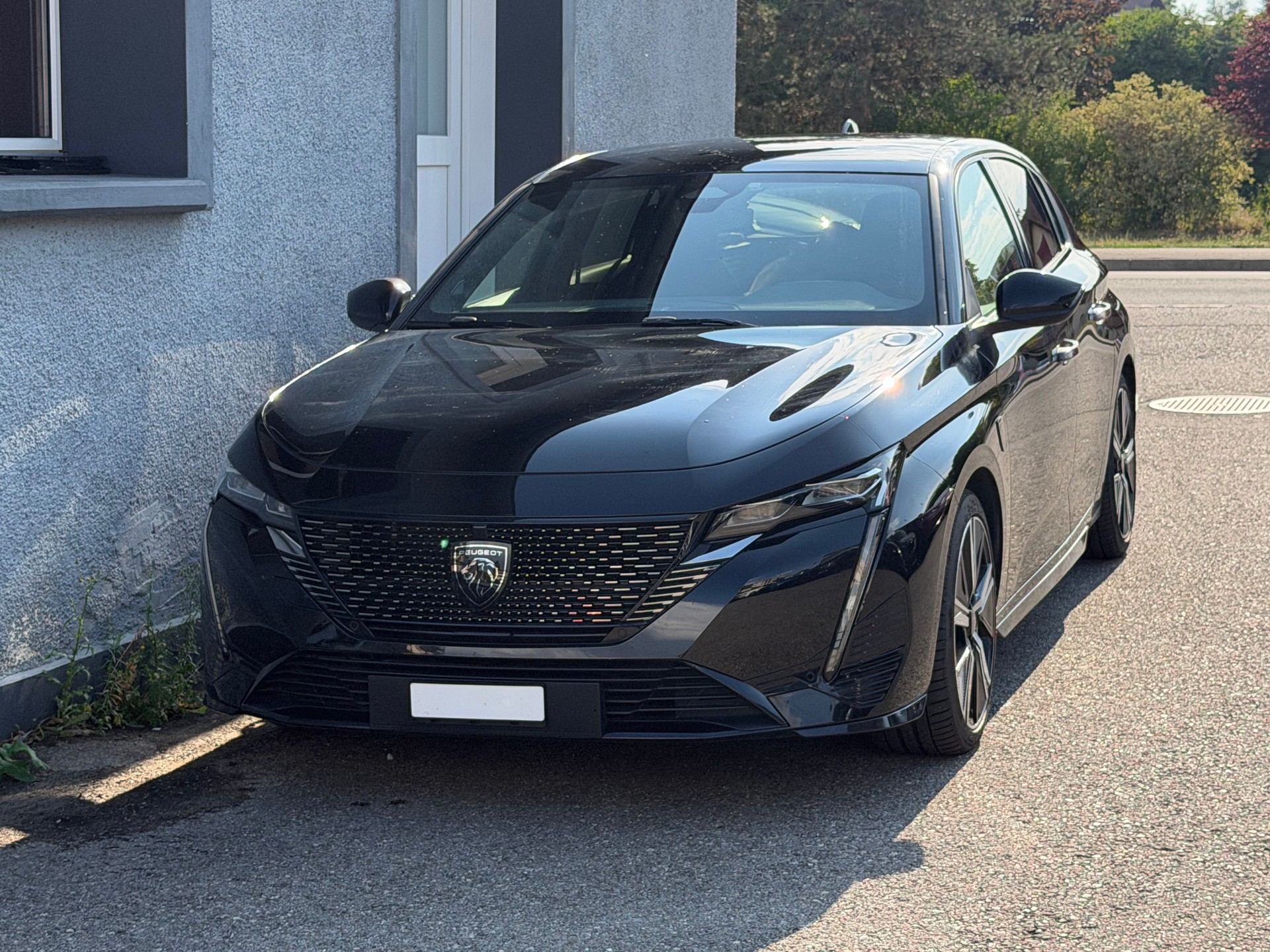 PEUGEOT 308 1.6 PHEV 180 GT-image-1