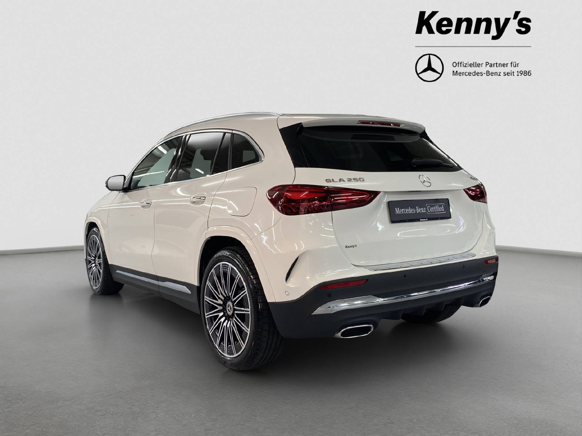 MERCEDES-BENZ GLA 250 Swiss Star AMG 4MATIC-image-3