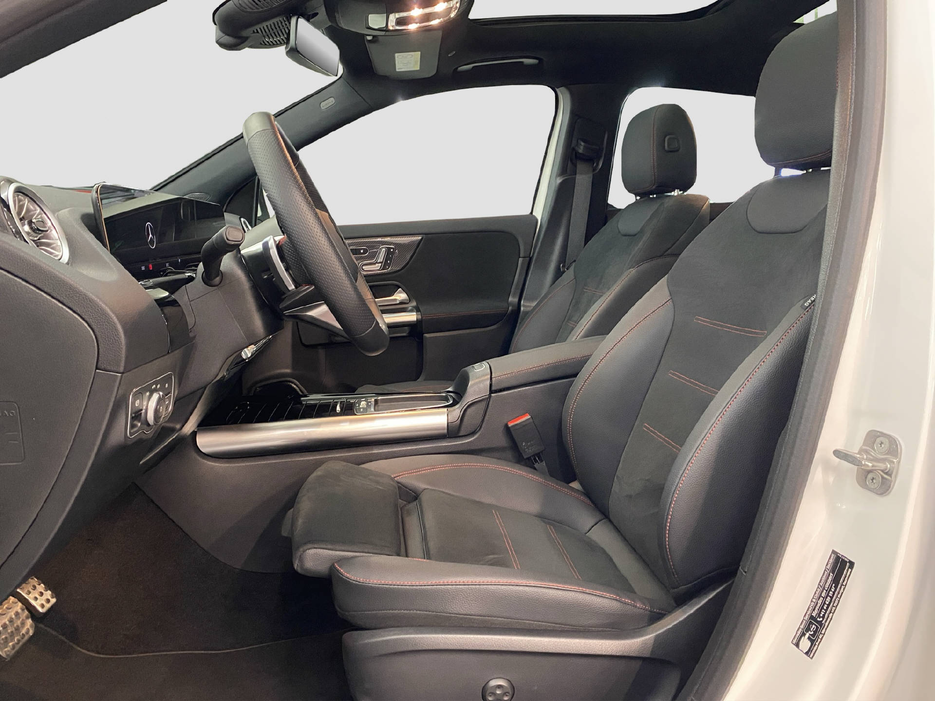 MERCEDES-BENZ GLA 250 Swiss Star AMG 4MATIC-image-6