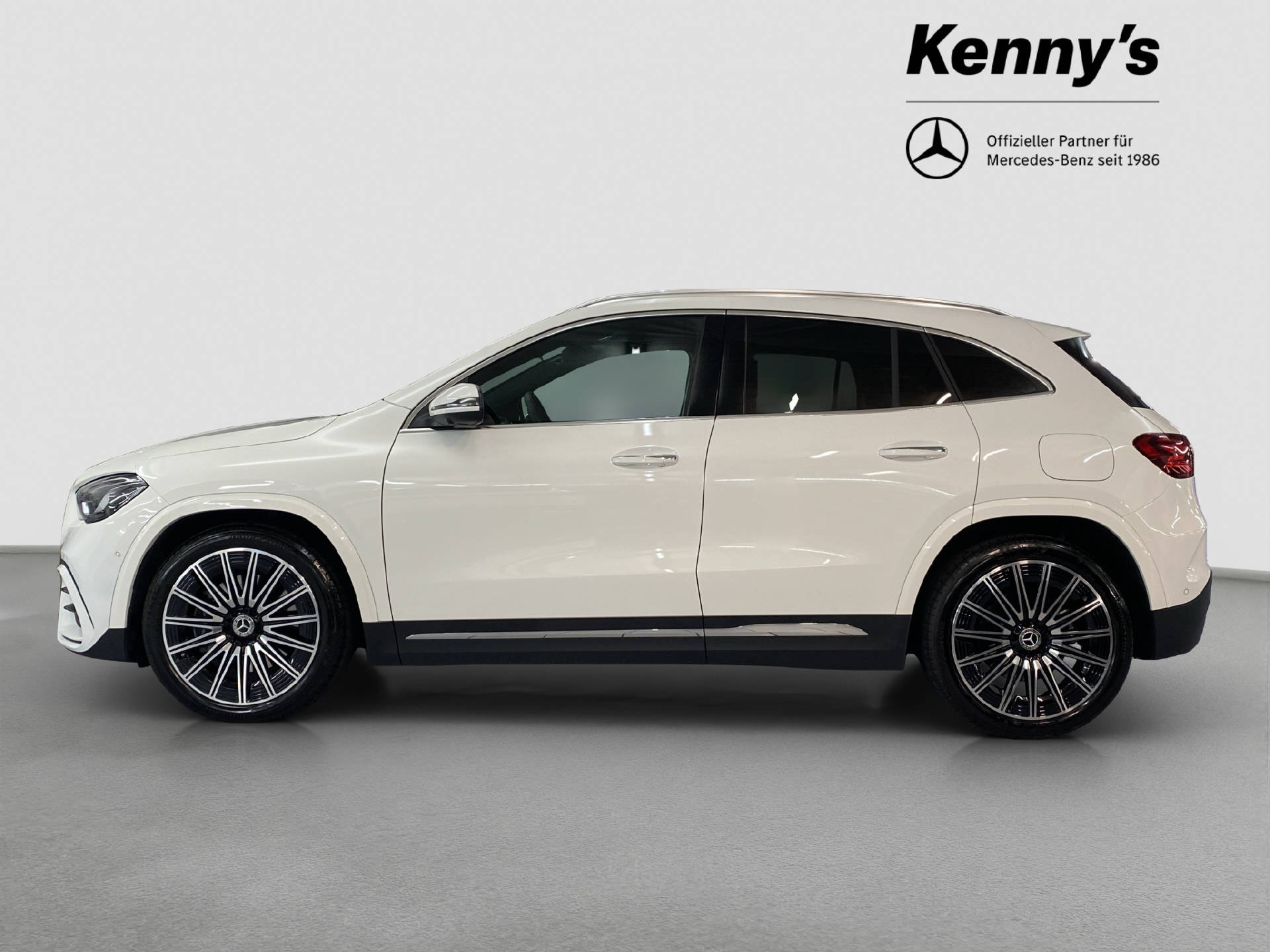 MERCEDES-BENZ GLA 250 Swiss Star AMG 4MATIC-image-2