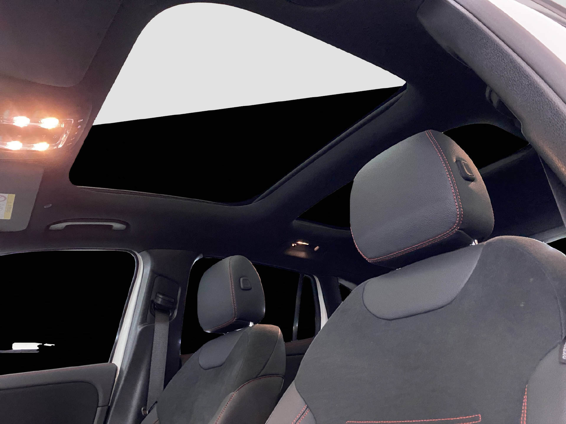 MERCEDES-BENZ GLA 250 Swiss Star AMG 4MATIC-image-11