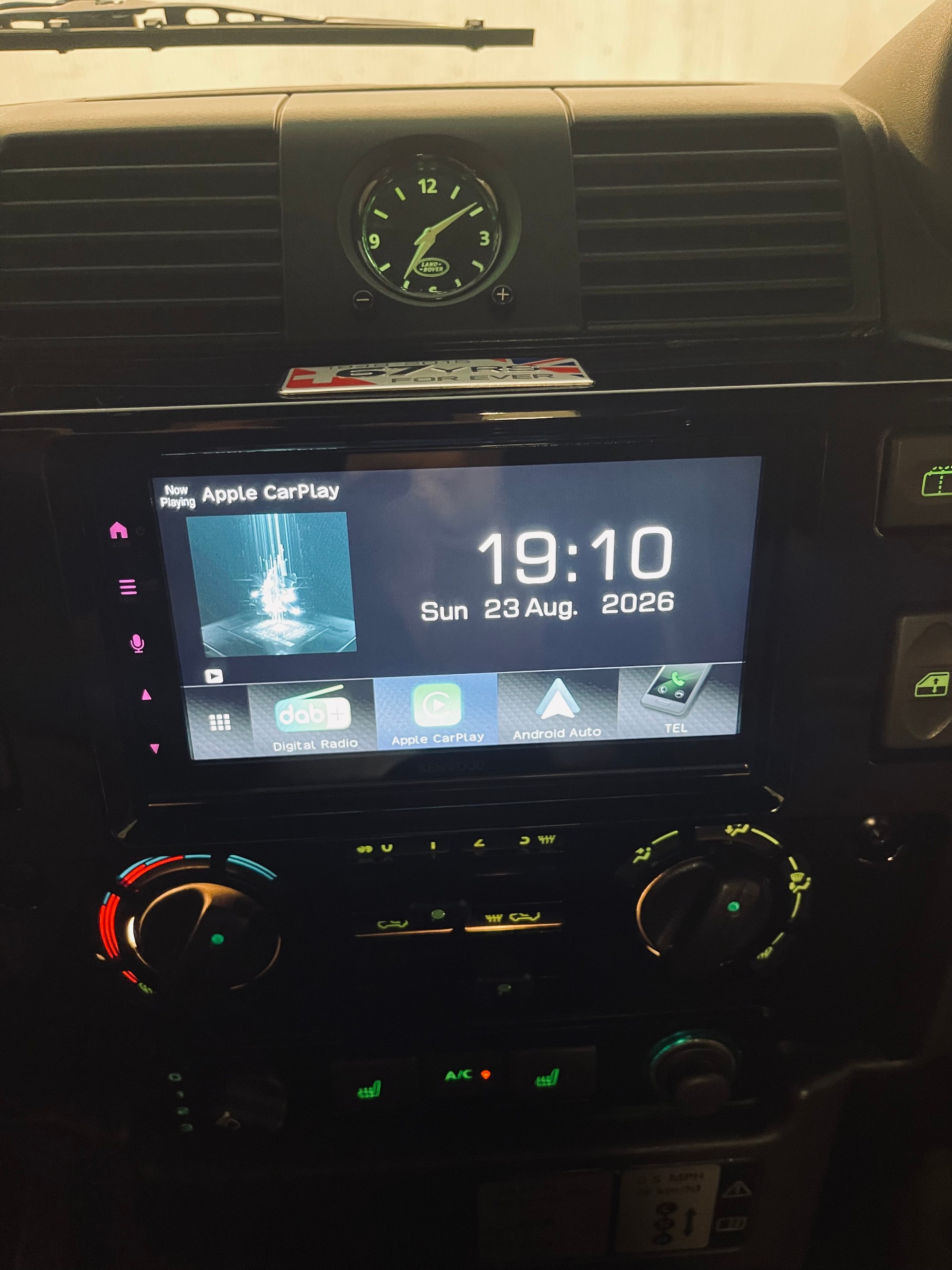 LAND ROVER 2.2 TD4 SW Legend-image-15