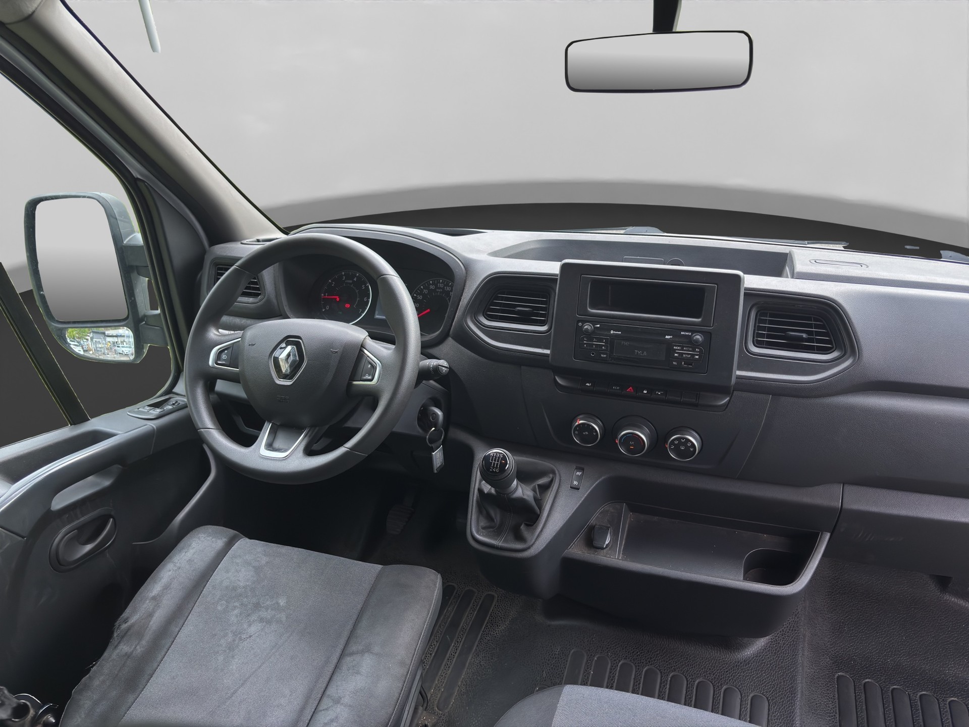 RENAULT Master T33 2.3 Blue dCi 135 L2H2-image-9
