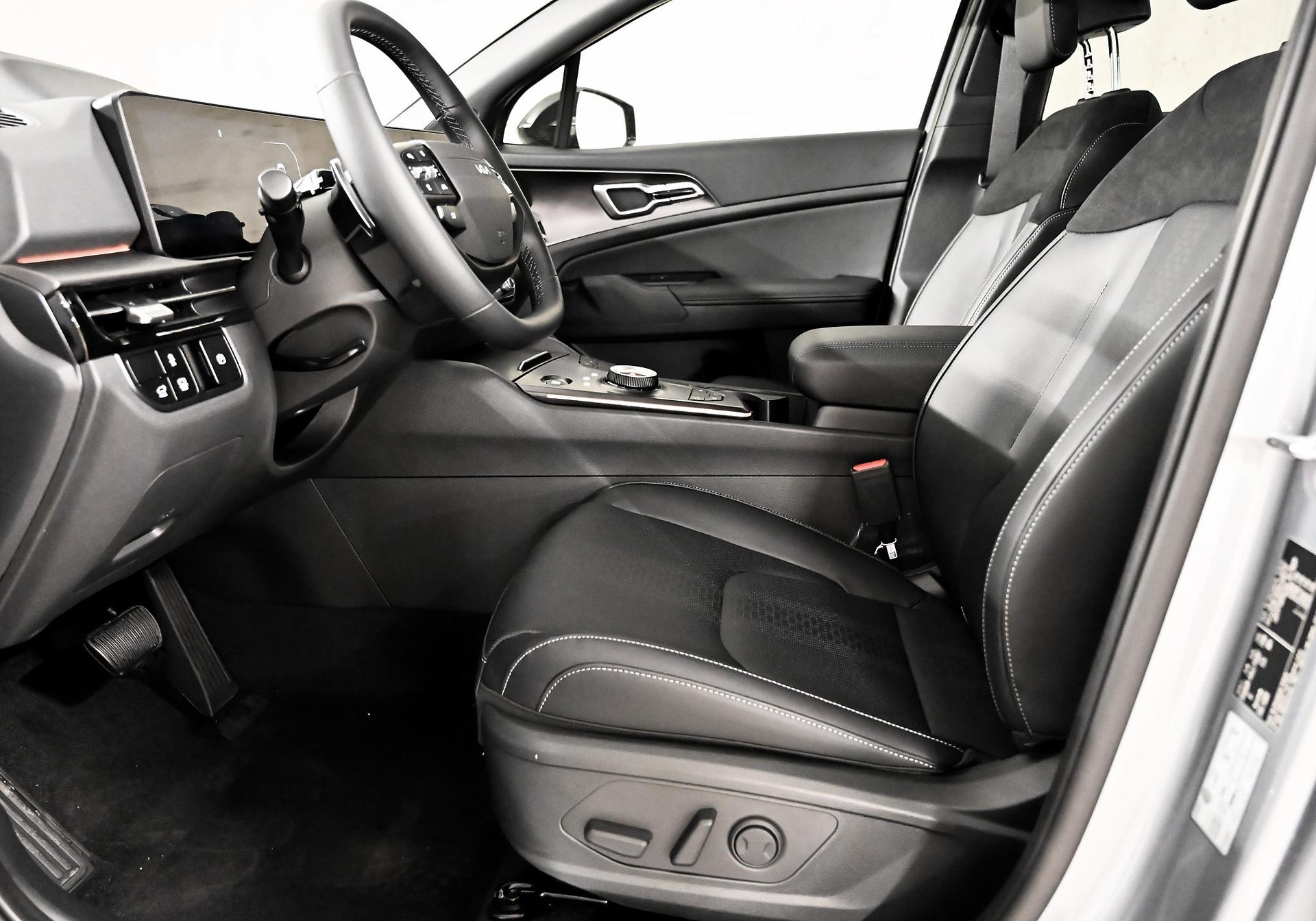 KIA Sportage 1.6 T-GDi Hybrid Black Edition-image-11