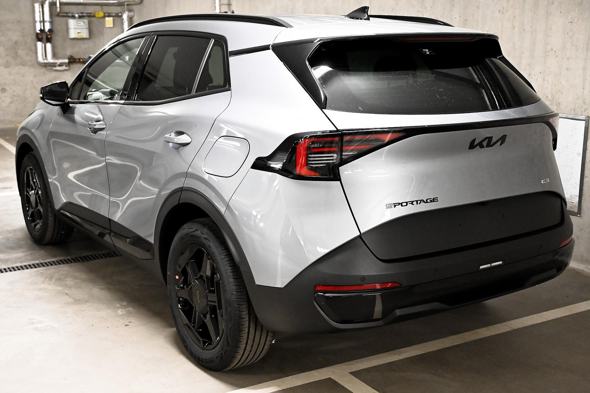 KIA Sportage 1.6 T-GDi Hybrid Black Edition-image-8