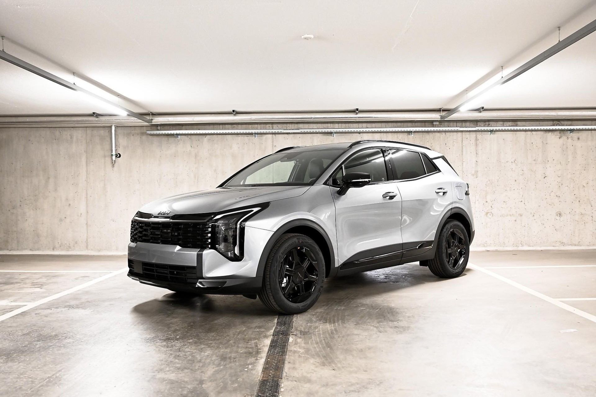 KIA Sportage 1.6 T-GDi Hybrid Black Edition-image-1