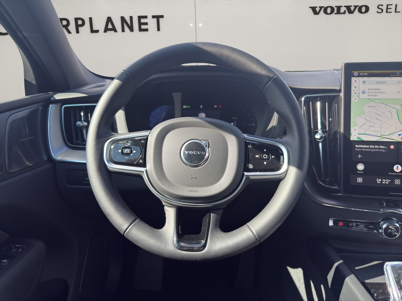 VOLVO XC60 2.0 T6 TE Black Edition eAWD-image-13