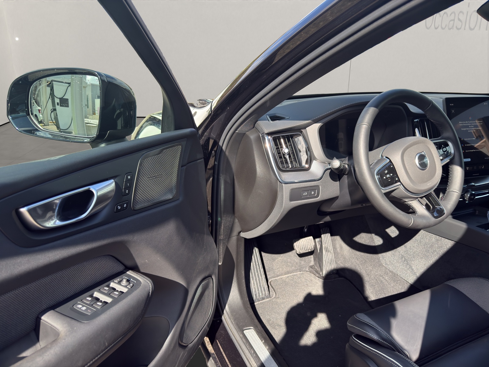 VOLVO XC60 2.0 T6 TE Black Edition eAWD-image-7