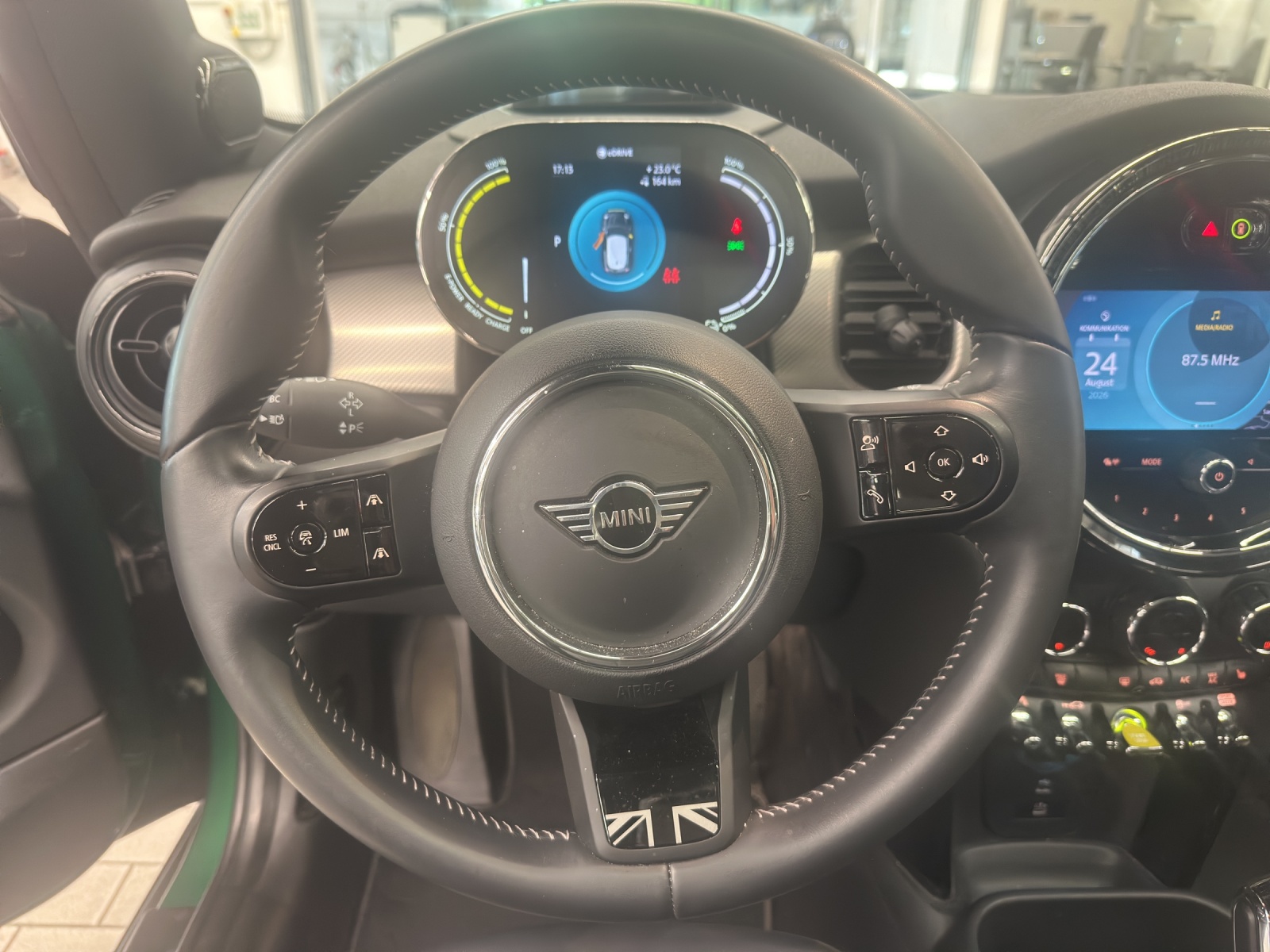 MINI F56 Cooper SE PANORAMA GLASDACH-image-11