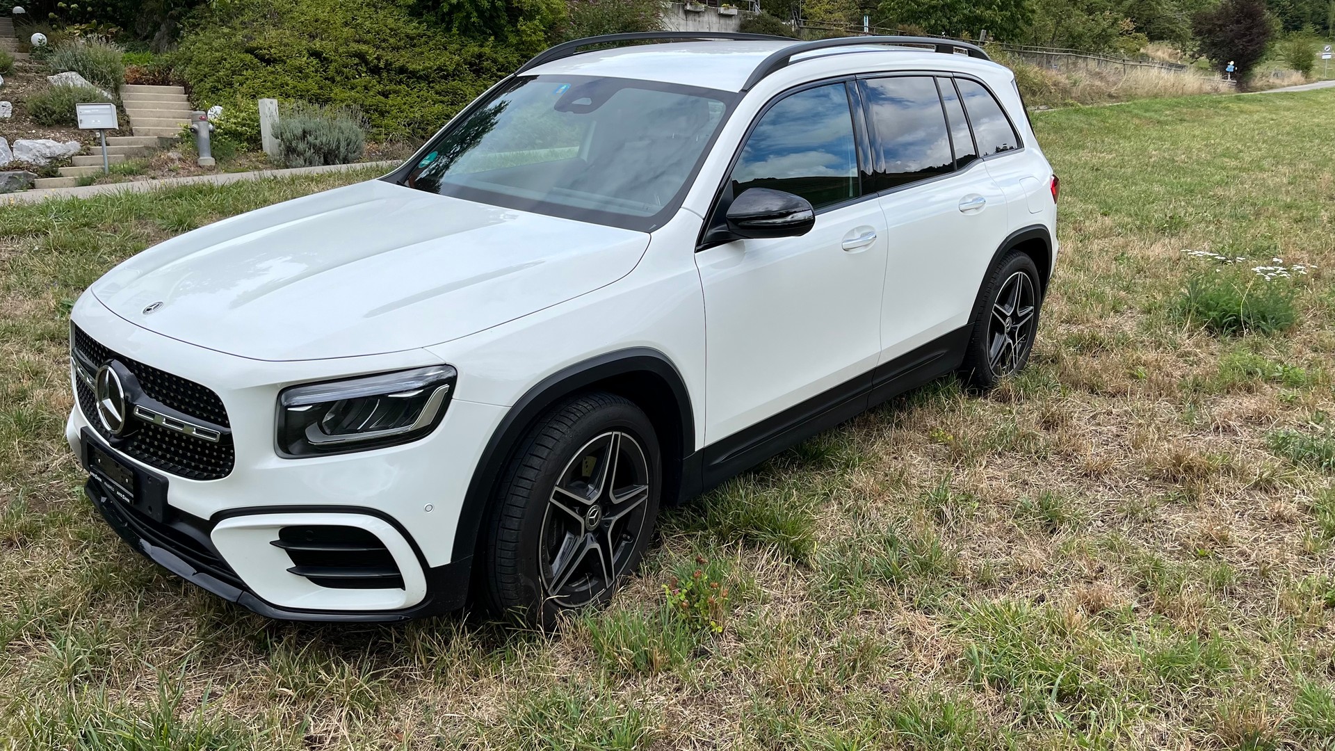 MERCEDES-BENZ GLB 220 AMG Line 4Matic Automat-image-1