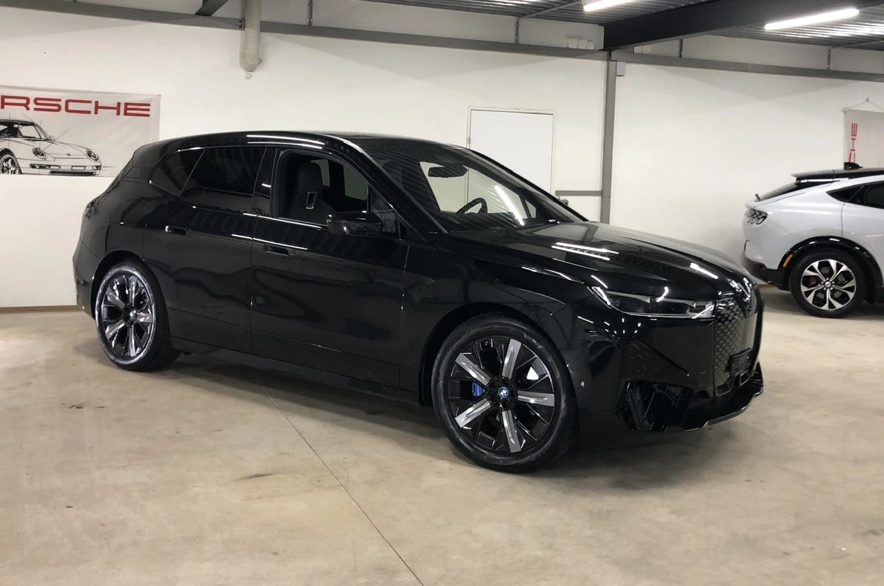 BMW iX xDrive50 M-Sport 524PS-image-2