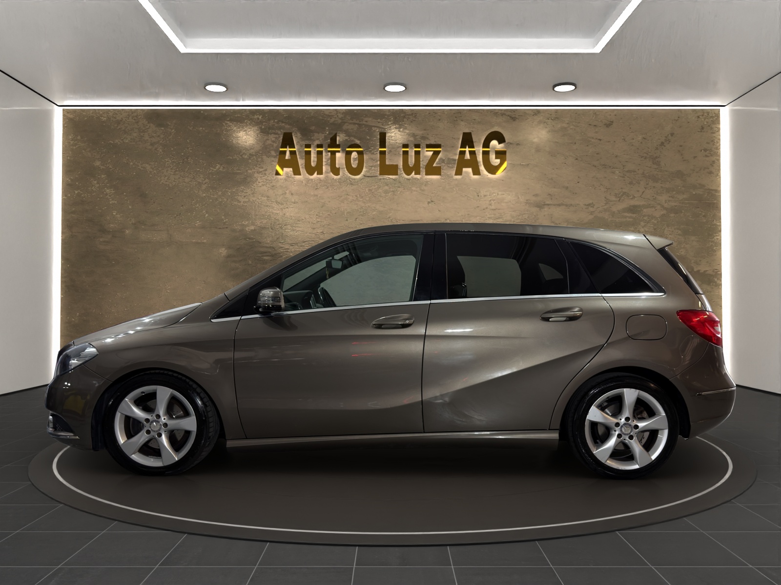 MERCEDES-BENZ B 200 7G-DCT-image-4