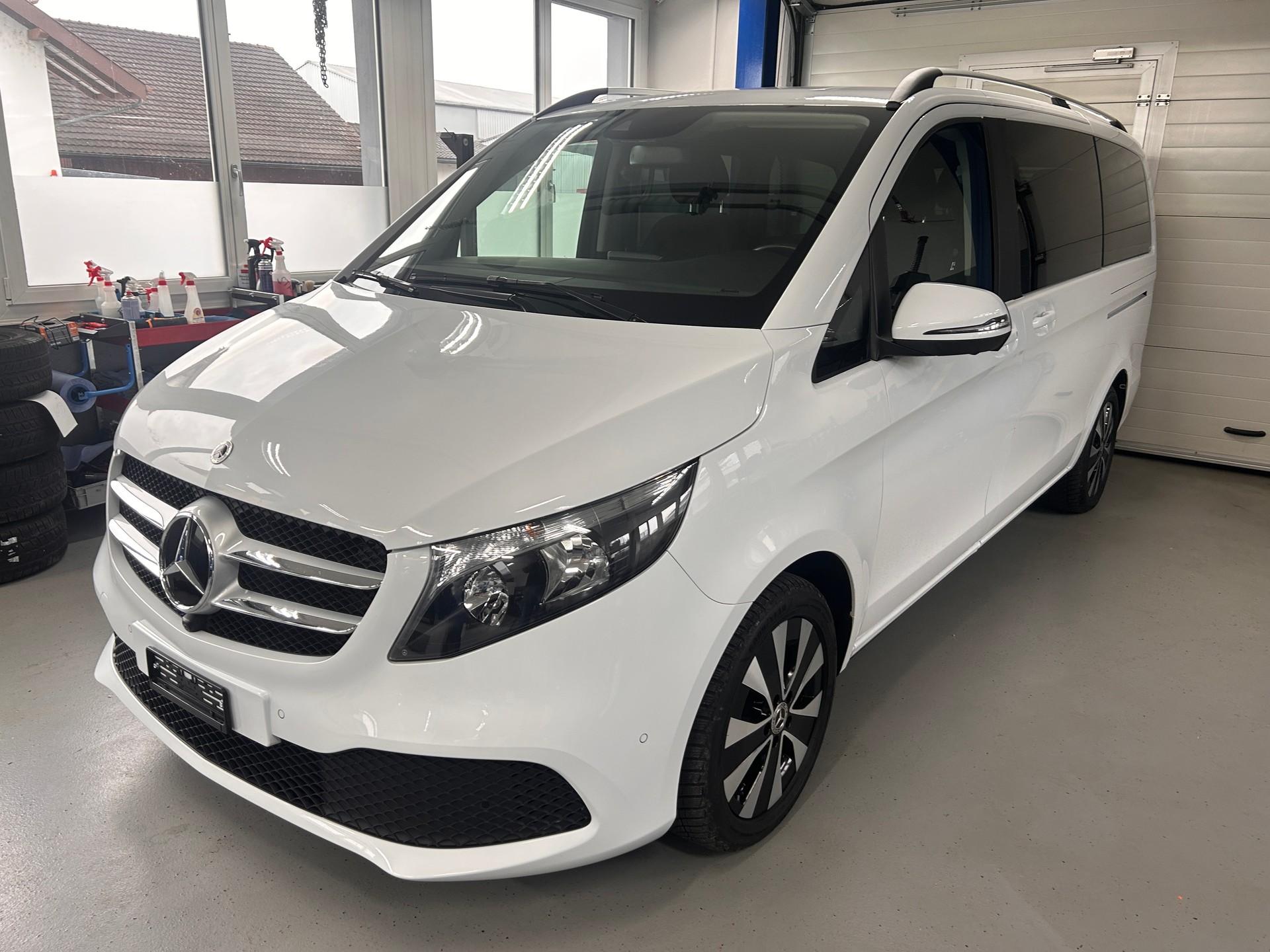 MERCEDES-BENZ V 220 d lang 9G-Tronic-image-0