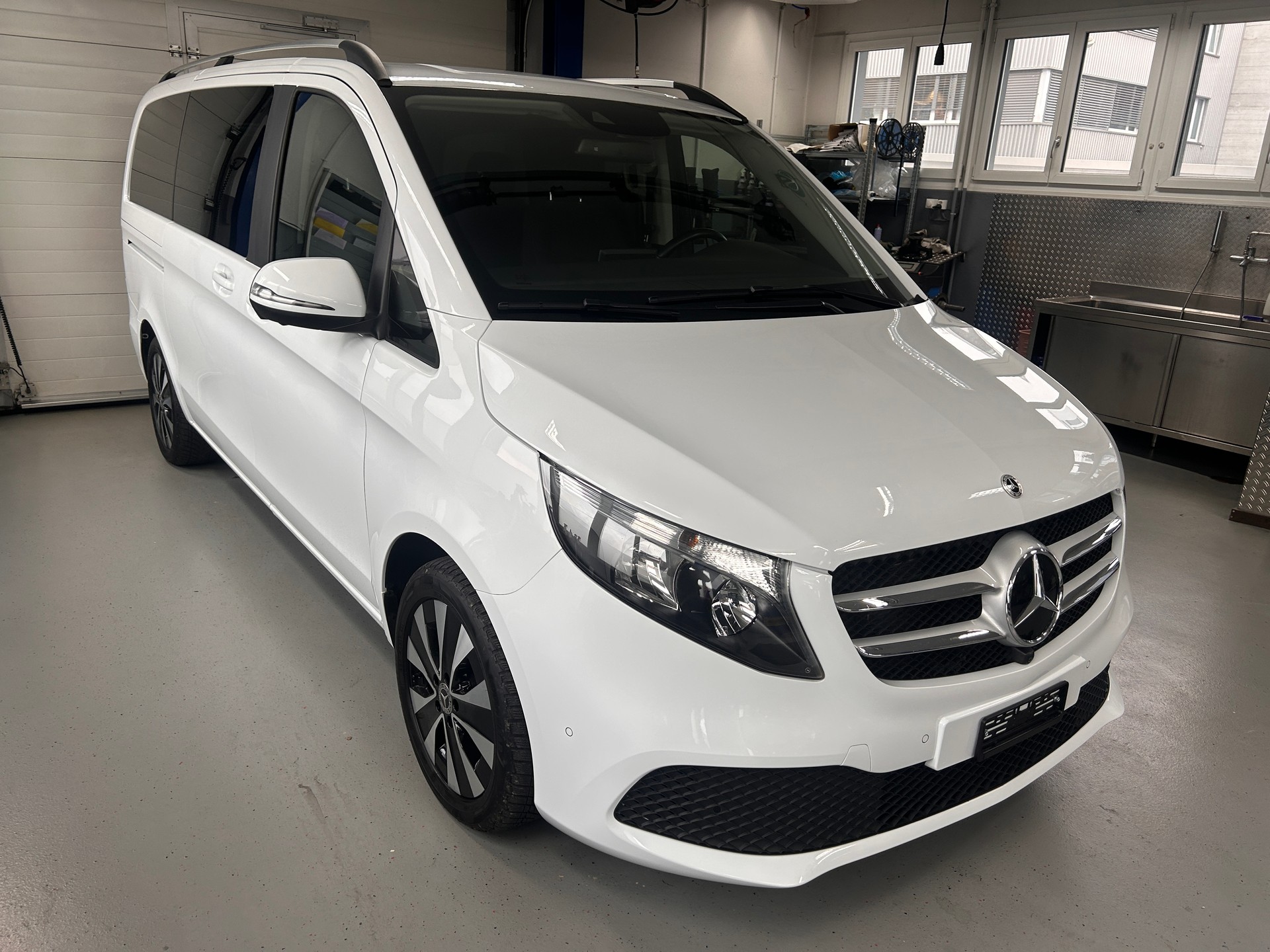 MERCEDES-BENZ V 220 d lang 9G-Tronic-image-1