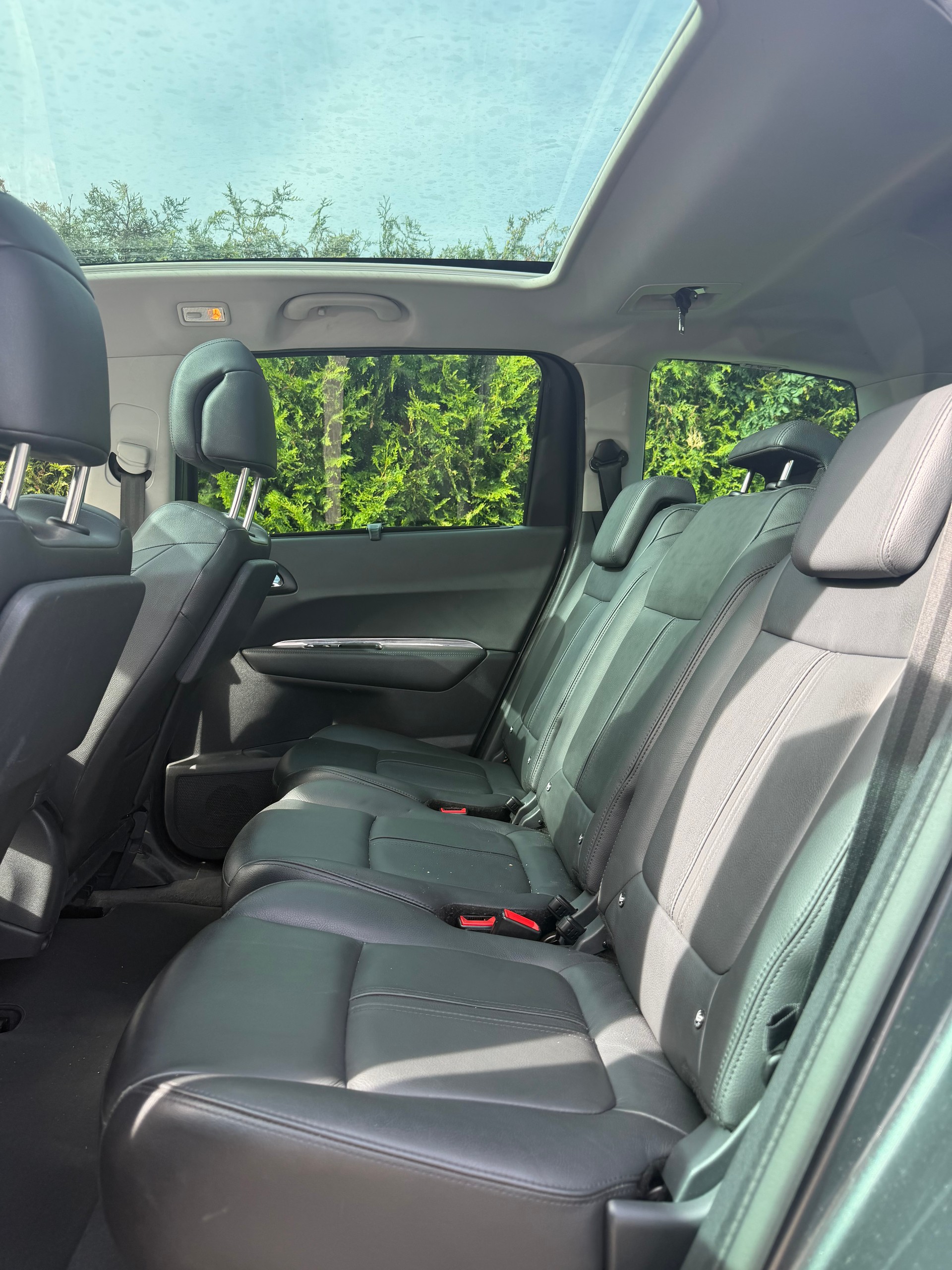 PEUGEOT 5008 1.6 16V T Allure Tiptronic-image-5