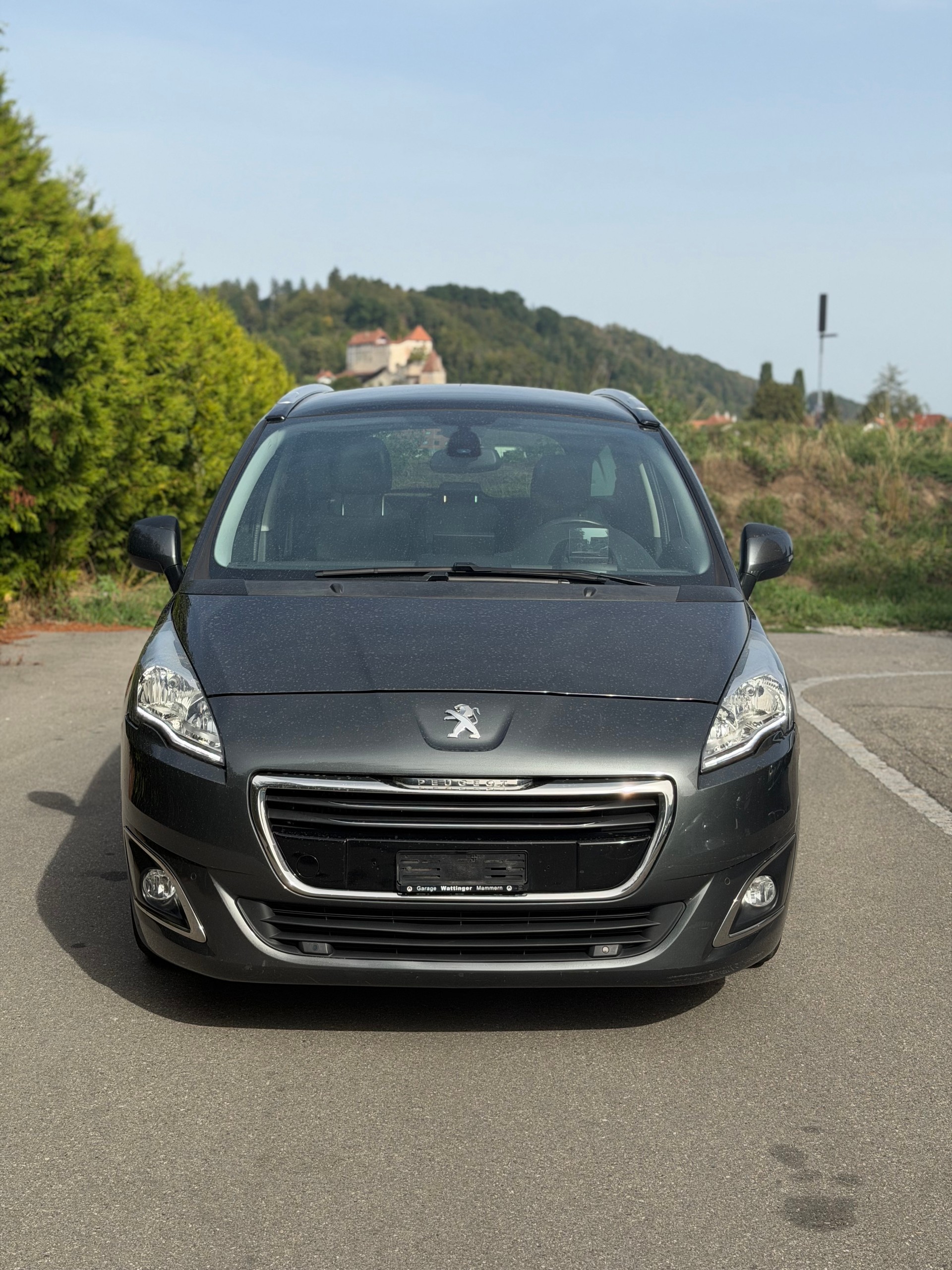 PEUGEOT 5008 1.6 16V T Allure Tiptronic-image-1