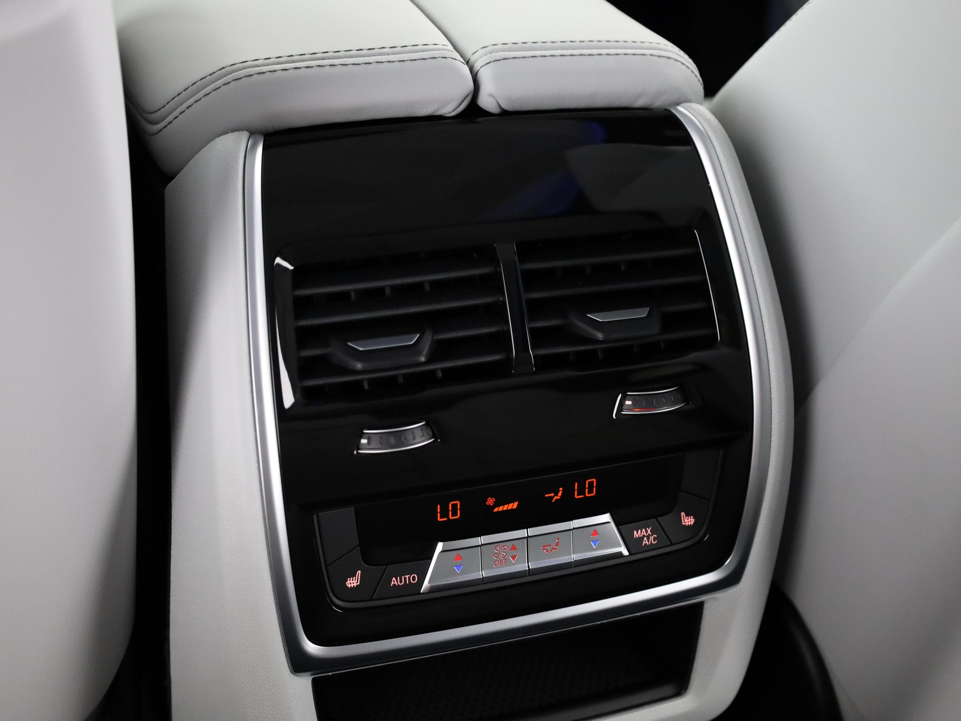 BMW XM Label Plug-in Hybrid-image-21