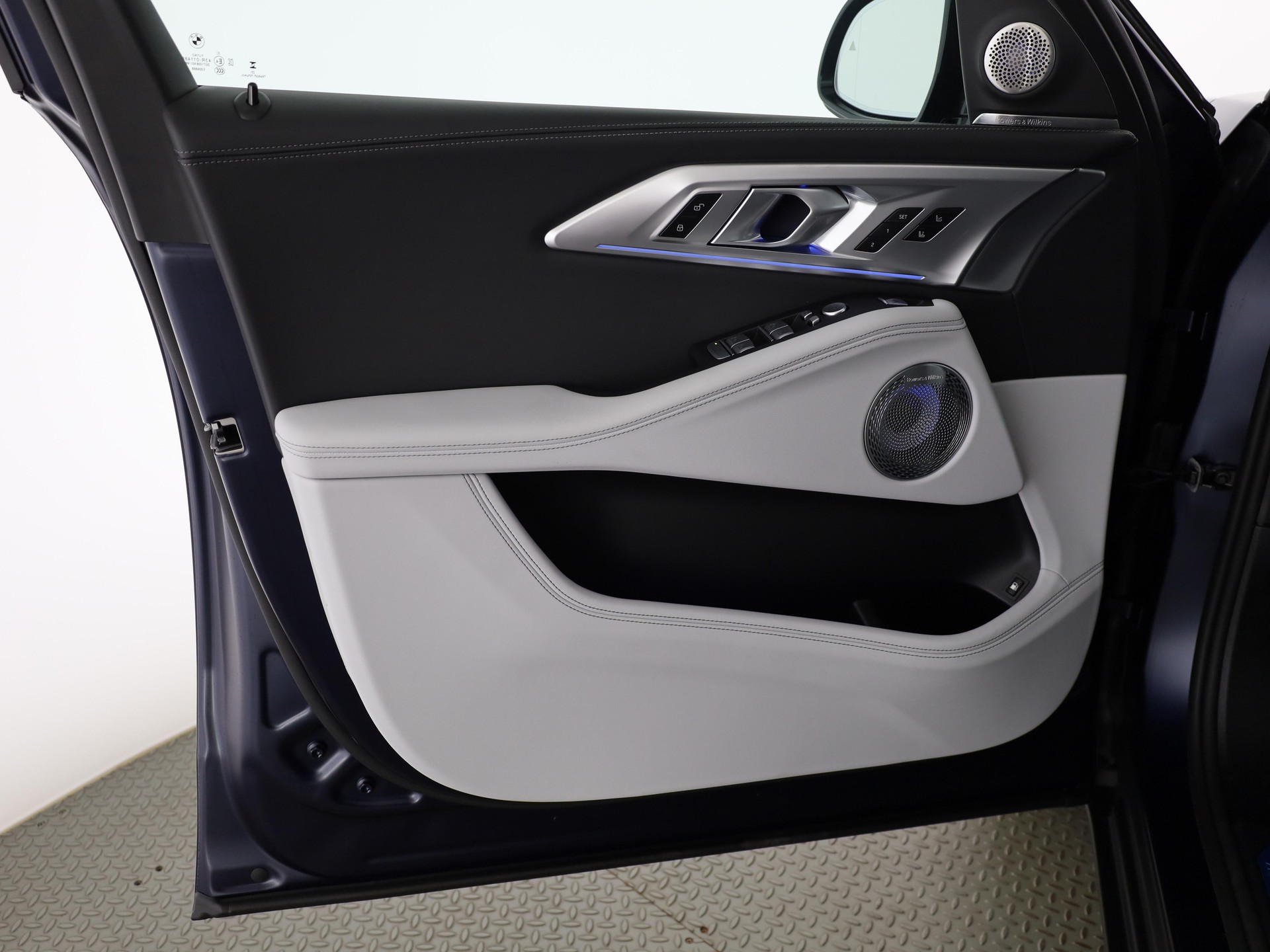 BMW XM Label Plug-in Hybrid-image-10