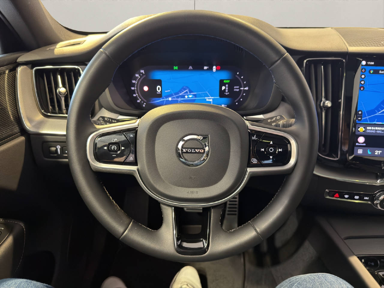 VOLVO XC60 2.0 T8 TE R-Design eAWD-image-8