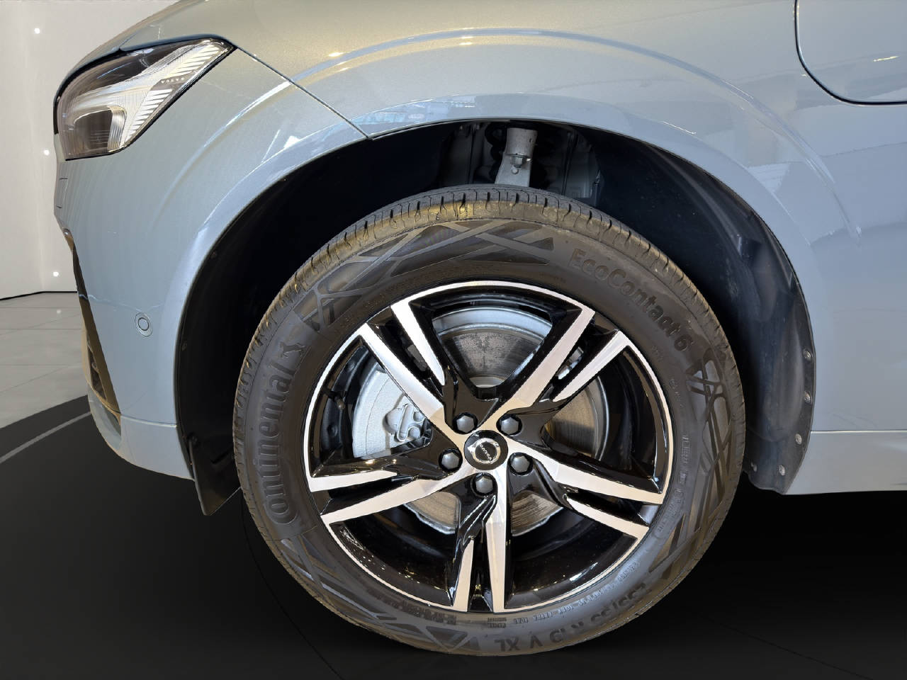 VOLVO XC60 2.0 T8 TE R-Design eAWD-image-13