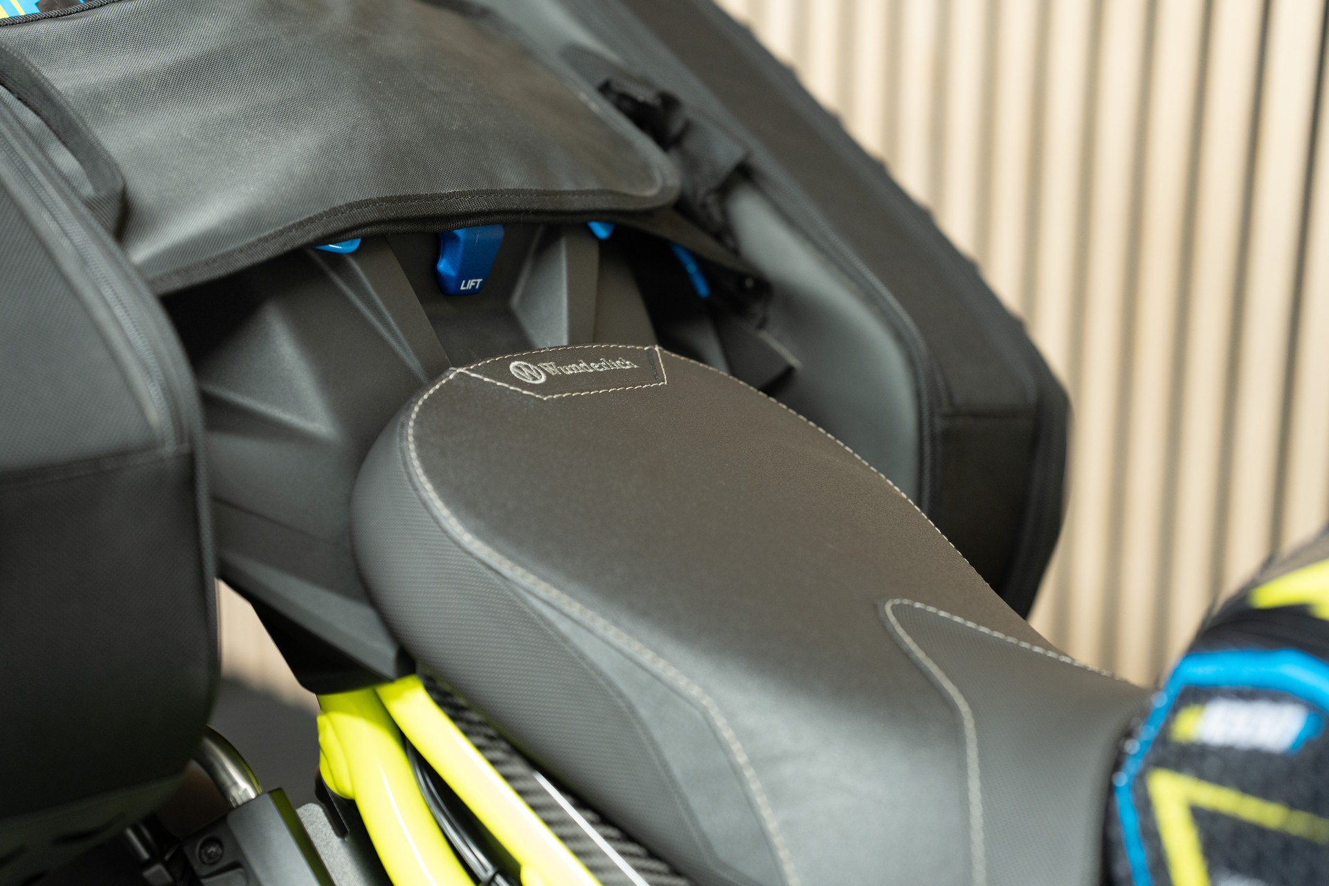 BMW S 1000 R mit M Frästeile-Paket II & Schmiedefelgen-image-11