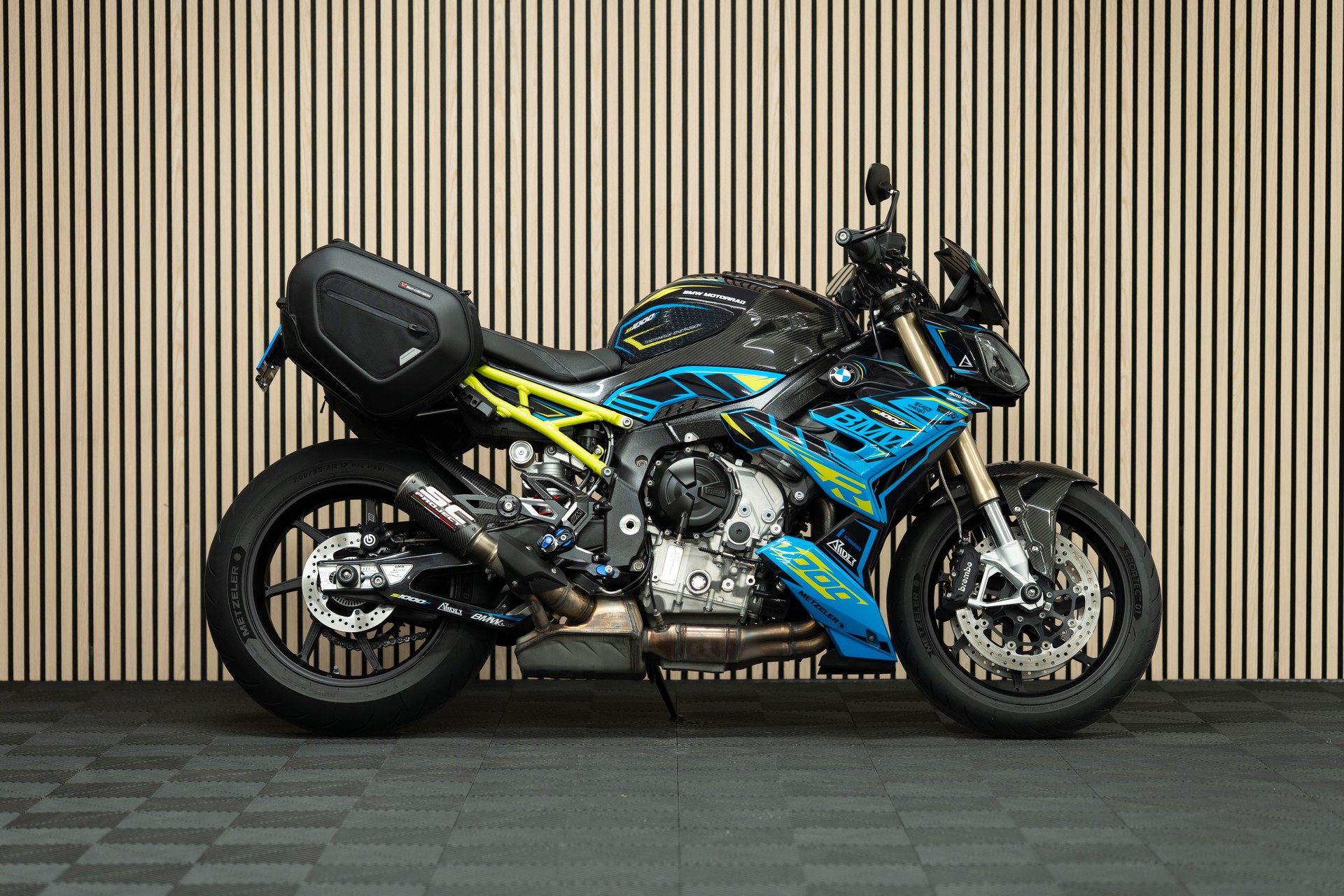 BMW S 1000 R mit M Frästeile-Paket II & Schmiedefelgen