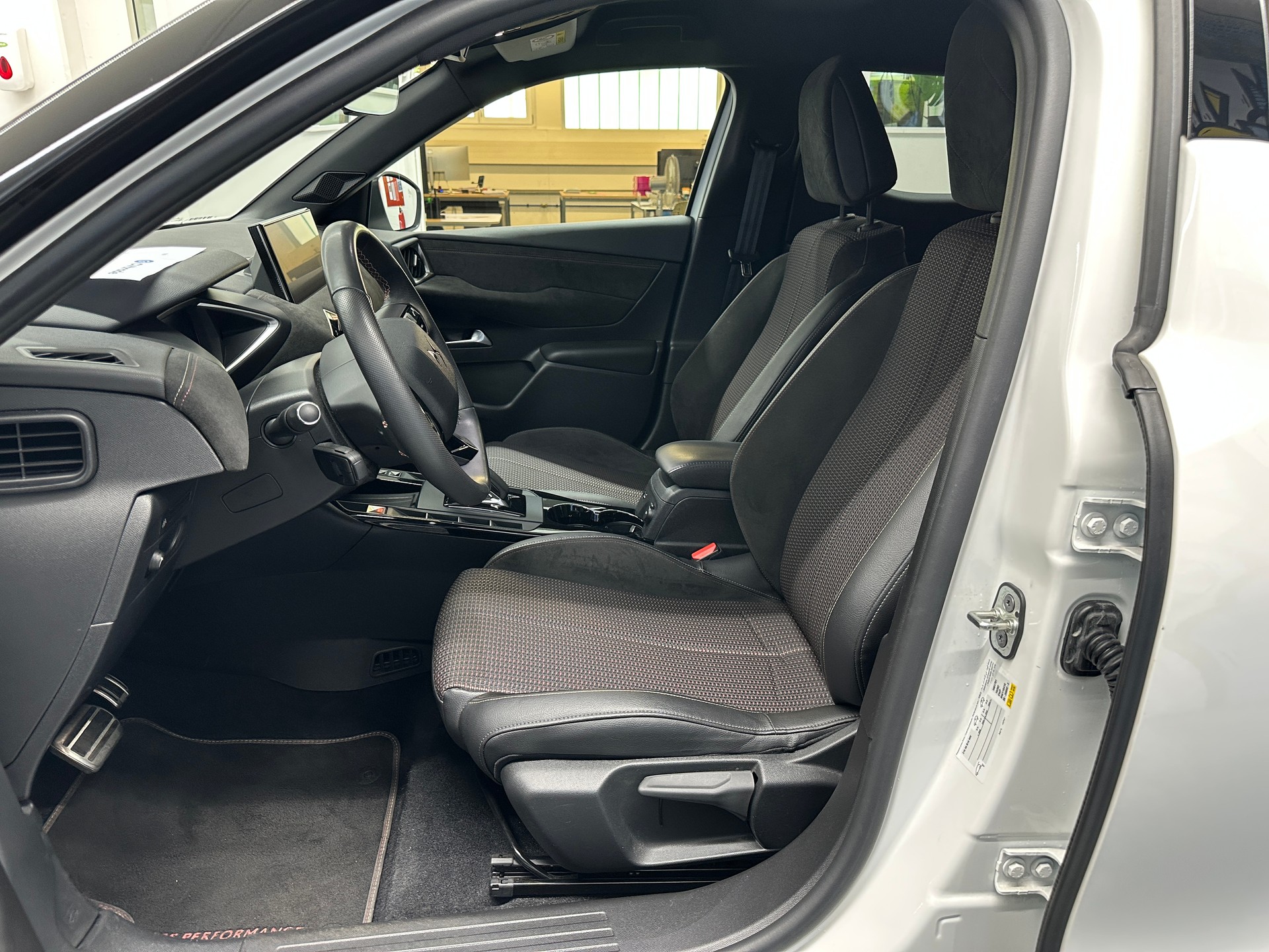DS AUTOMOBILES DS 3 Crossback E-Tense 136 Club-image-7