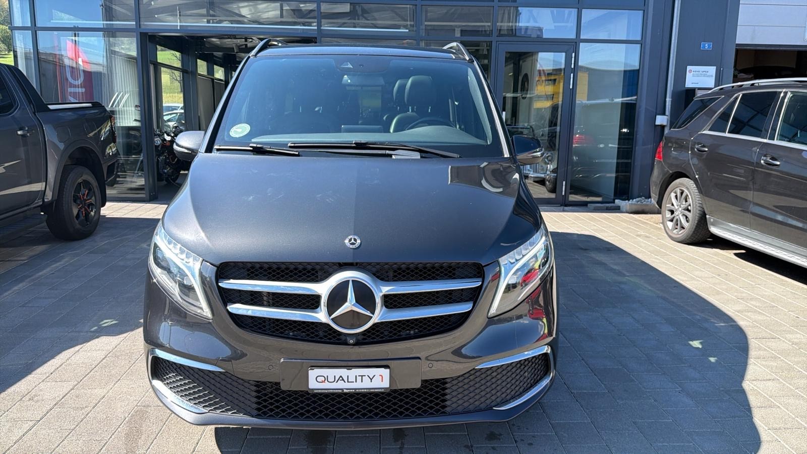 MERCEDES-BENZ V 300 d Avantgarde kompakt 4Matic 9G-Tronic-image-2