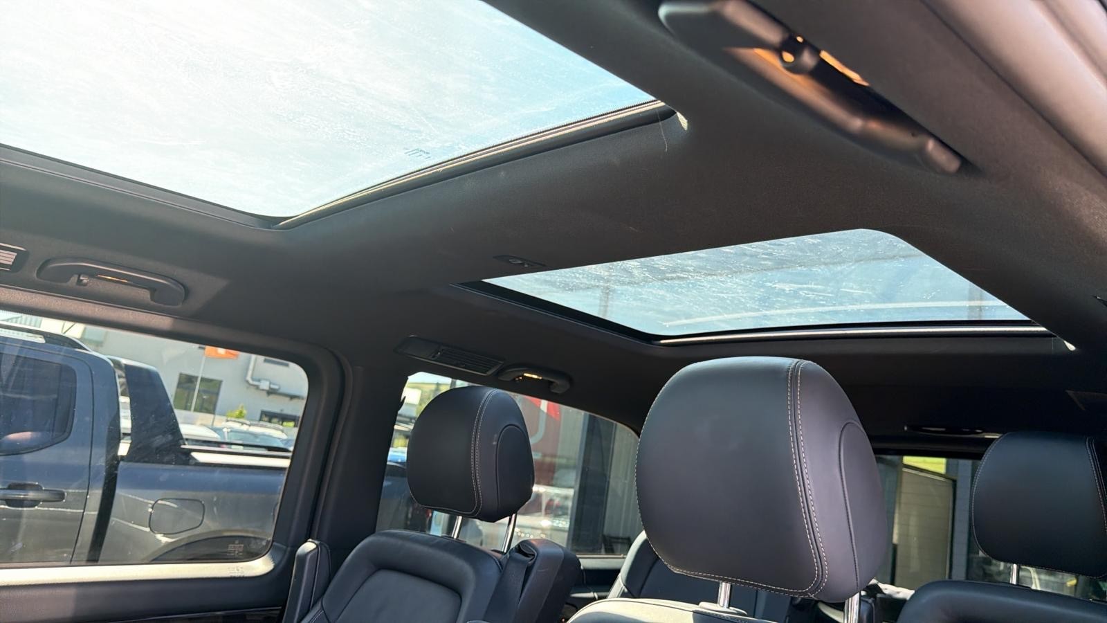 MERCEDES-BENZ V 300 d Avantgarde kompakt 4Matic 9G-Tronic-image-17