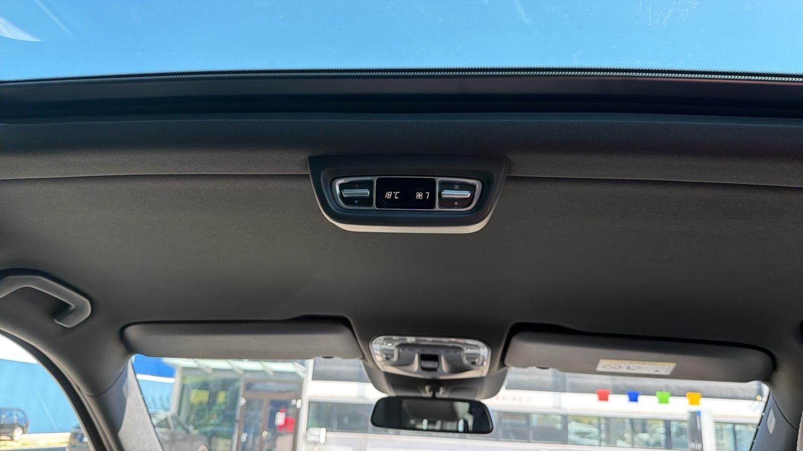 MERCEDES-BENZ V 300 d Avantgarde kompakt 4Matic 9G-Tronic-image-18