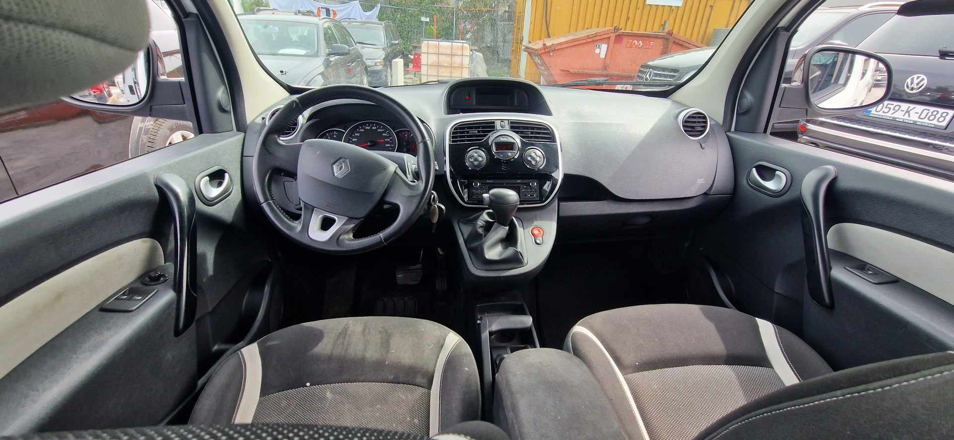 RENAULT Kangoo 1.6 16V Swiss Edition Automatic-image-7