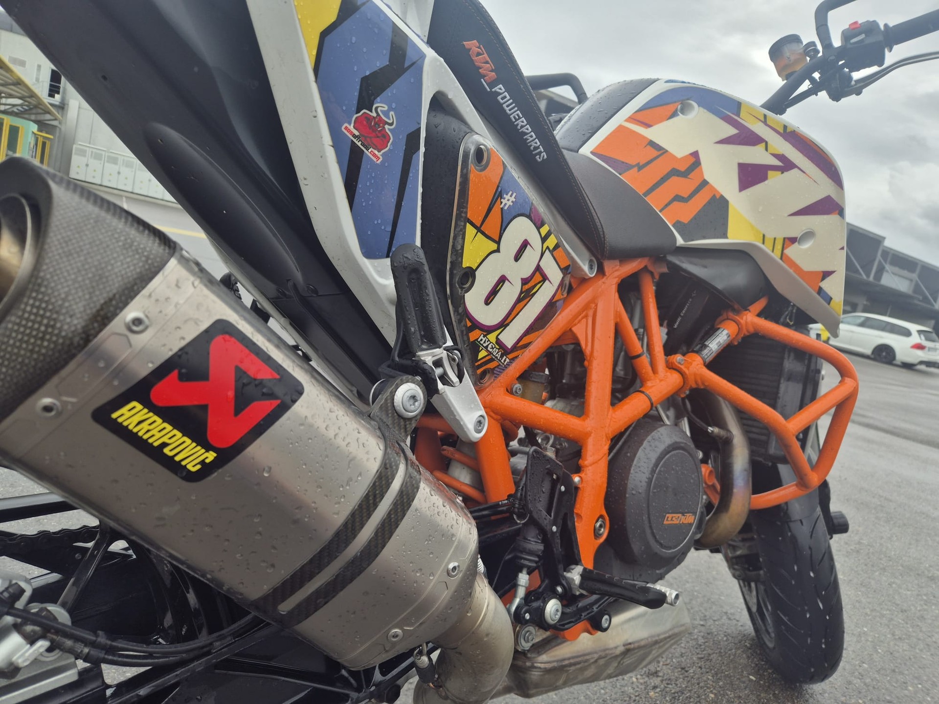 KTM 690 Duke R ABS-image-2