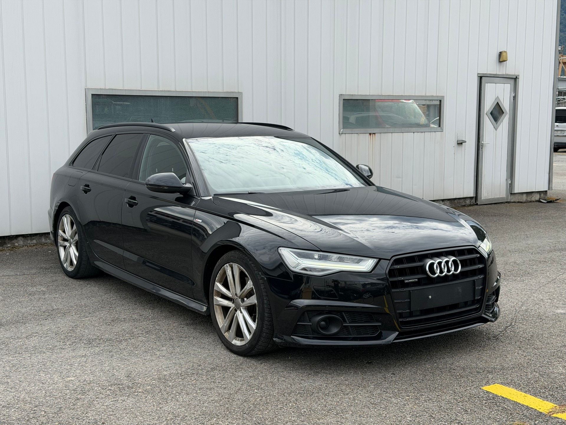 AUDI A6 Avant 2.0 TDI quattro S-tronic S line-image-2